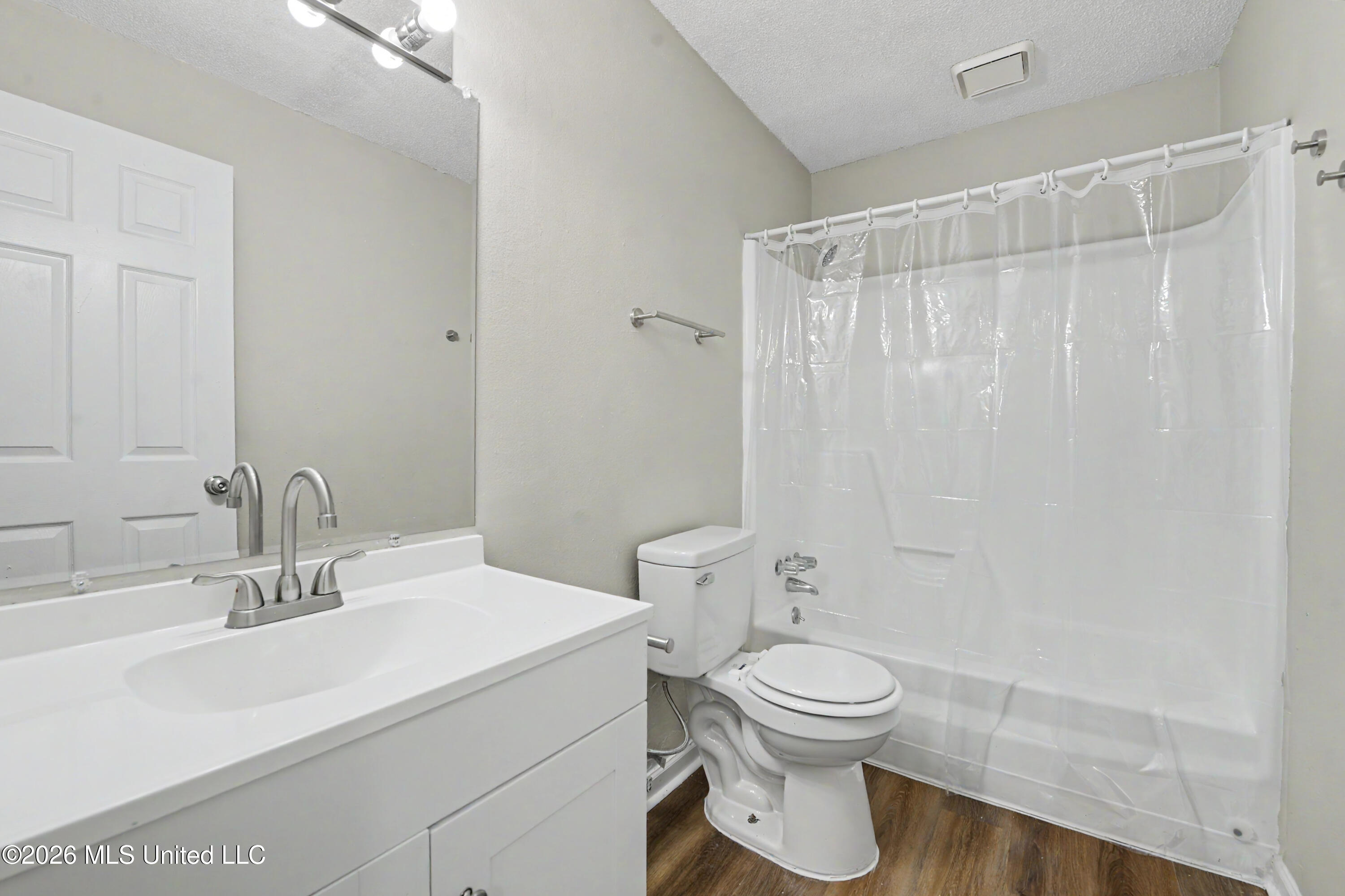 245 Mc Donnell Avenue Property Photo 19