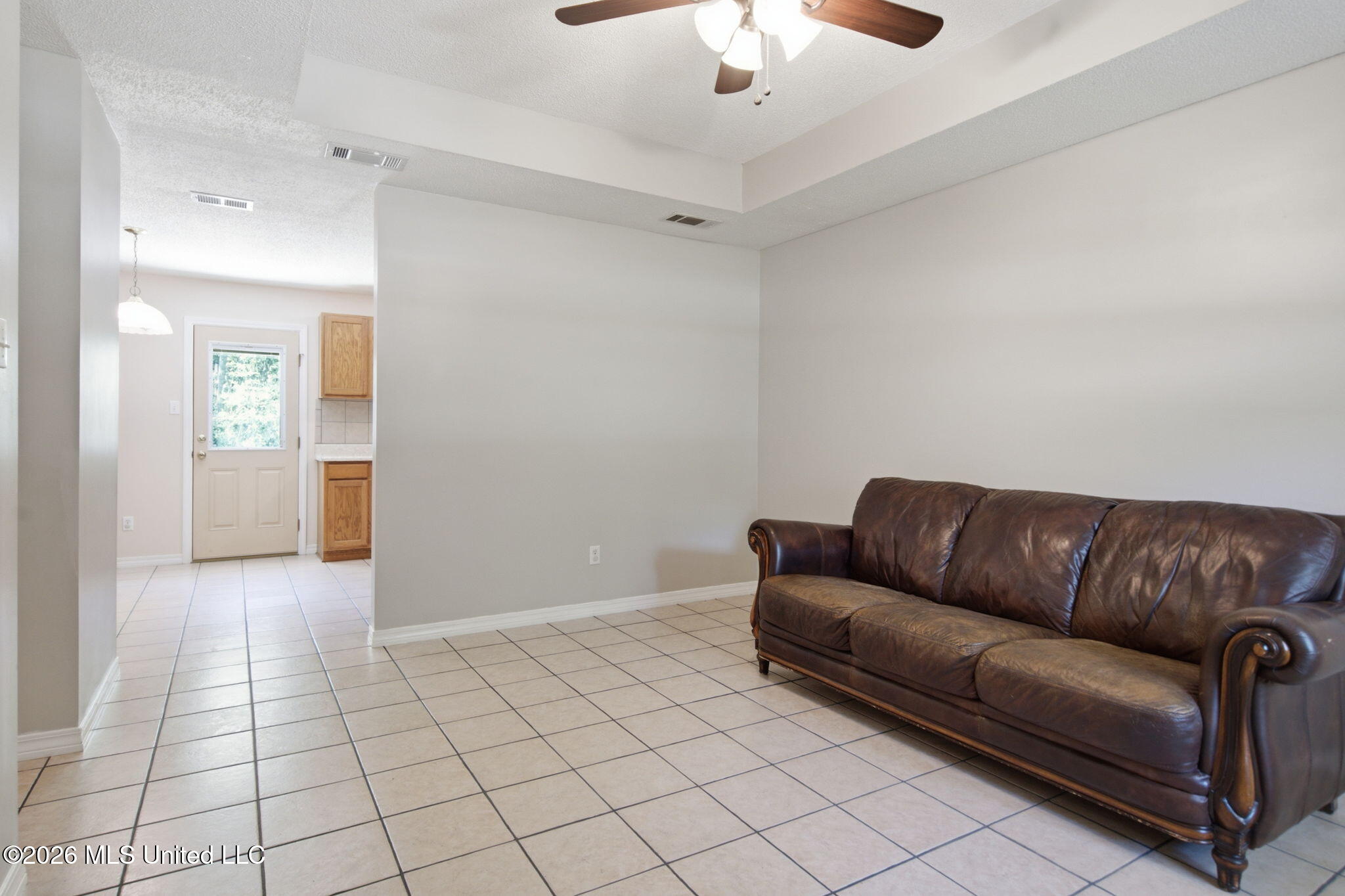 1333 Oak Street Property Photo 4