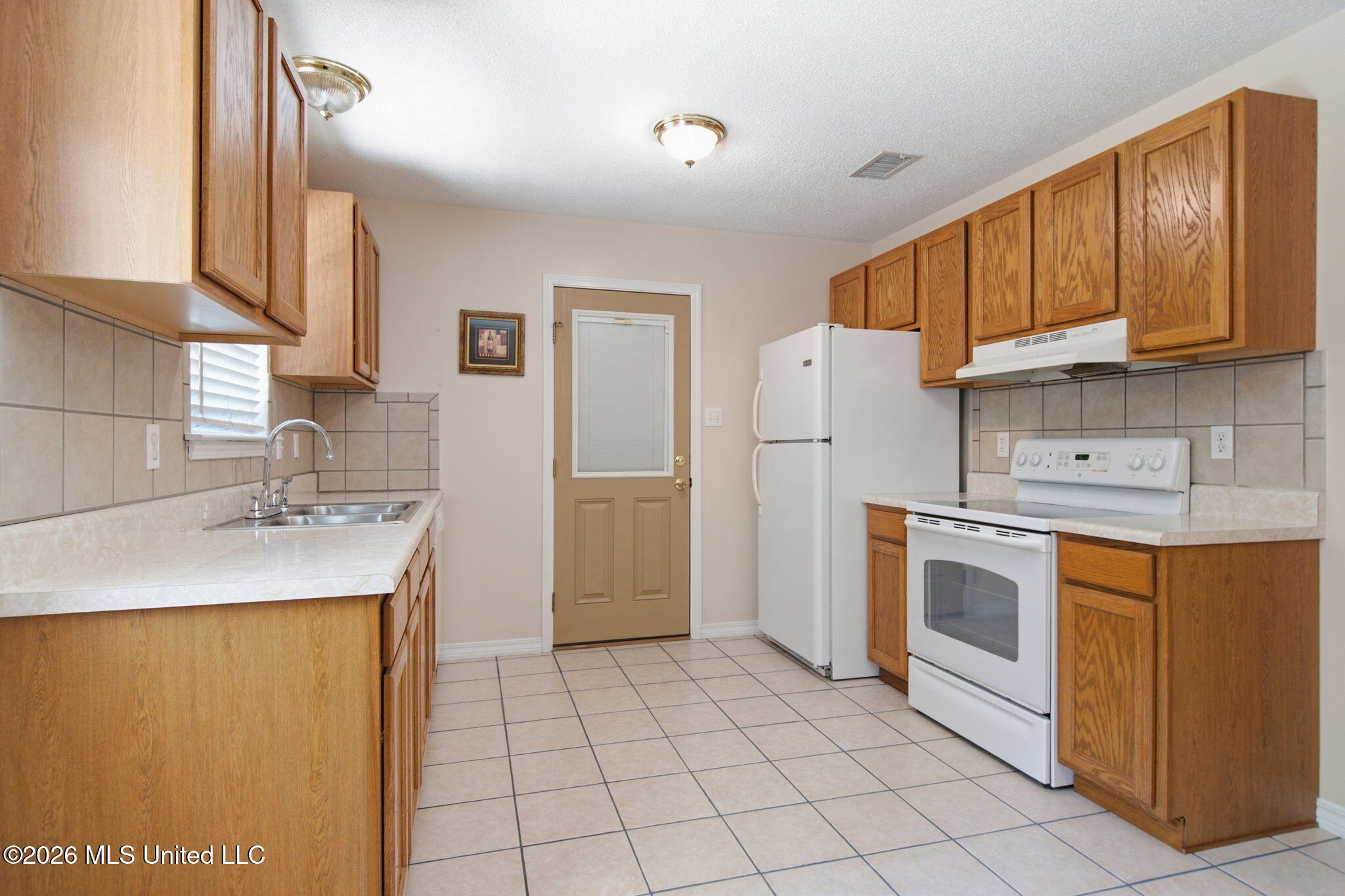 1333 Oak Street Property Photo 8