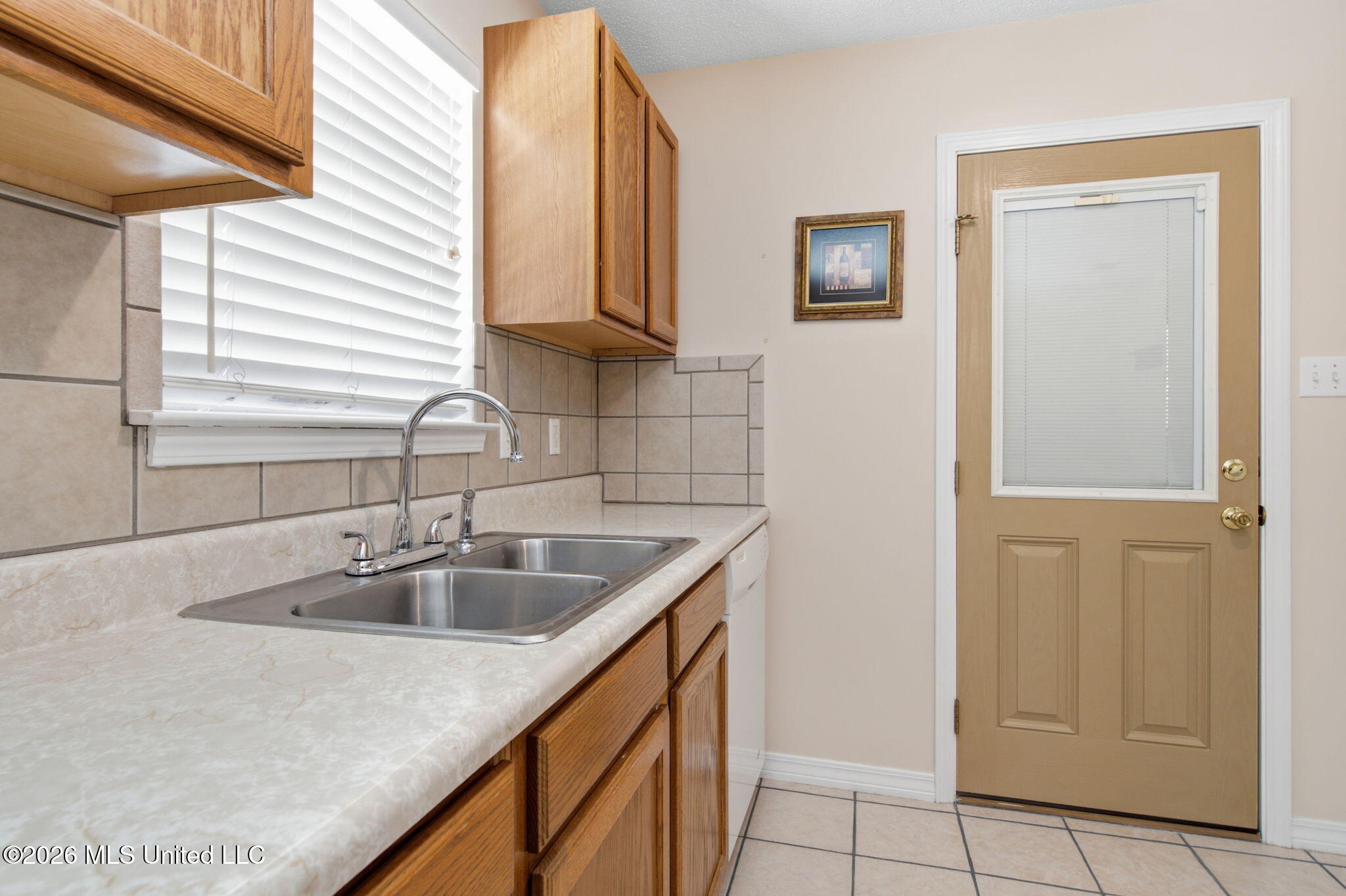 1333 Oak Street Property Photo 9