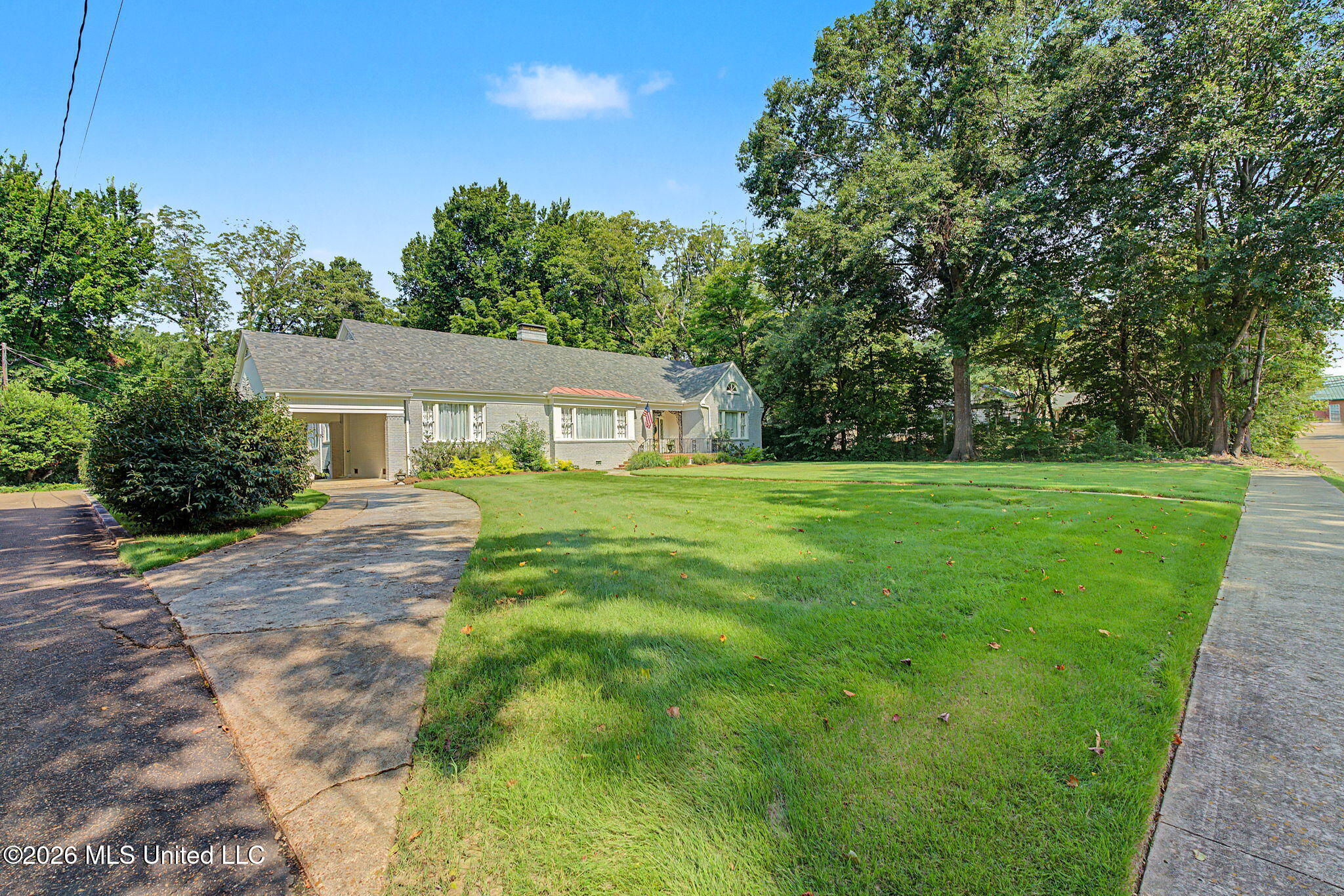 2747 Magnolia Drive Property Photo 2