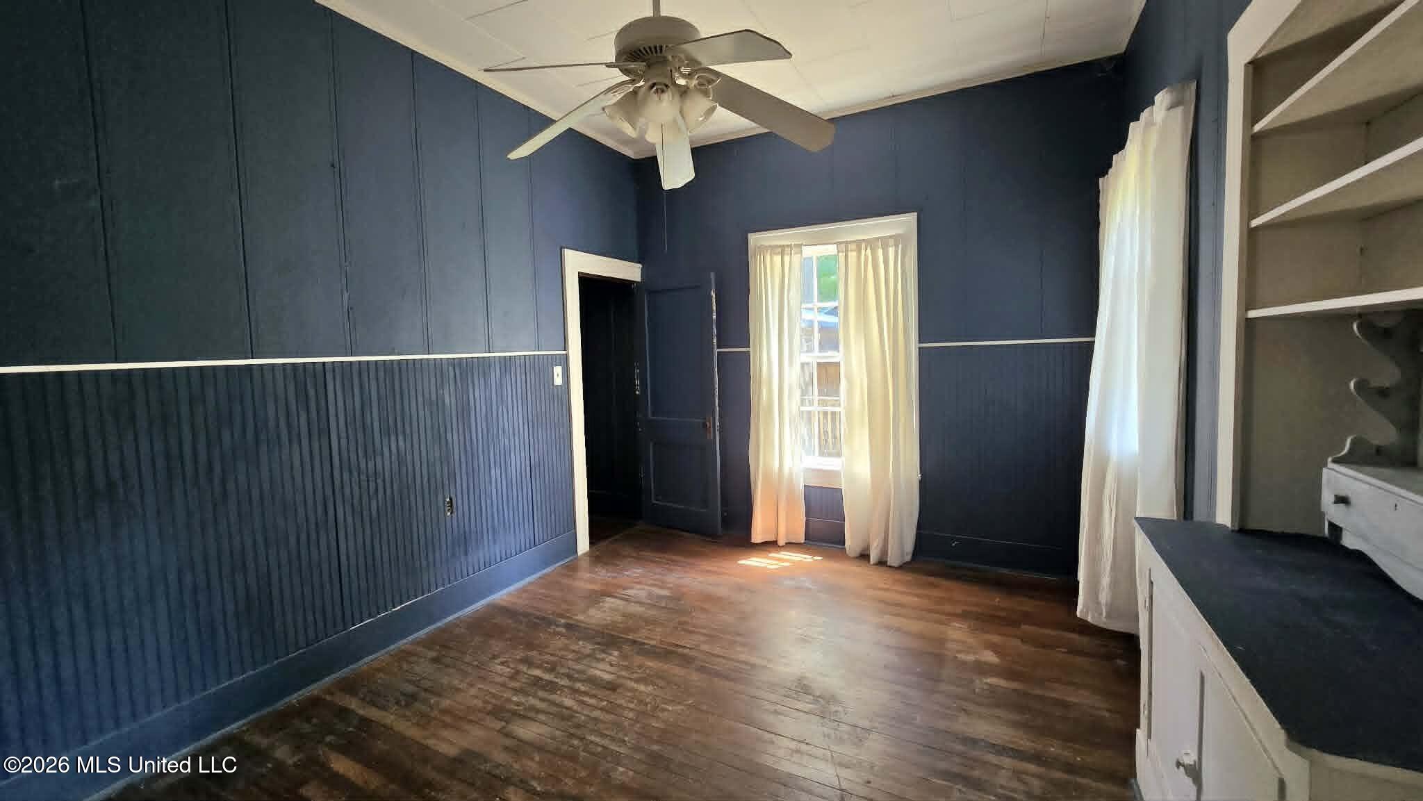 265 E Falconer Avenue Property Photo 4