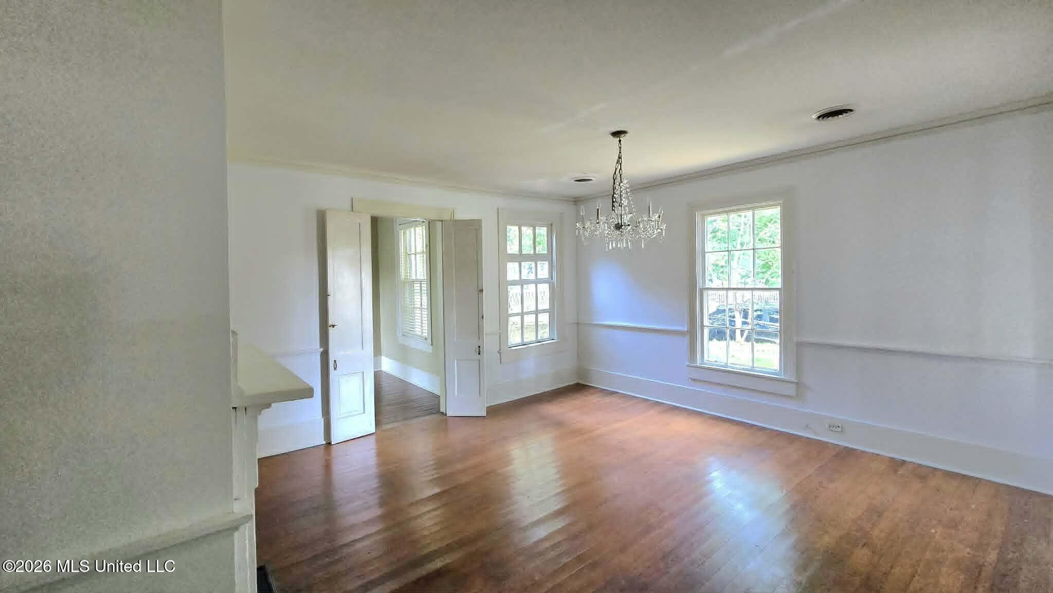 265 E Falconer Avenue Property Photo 5