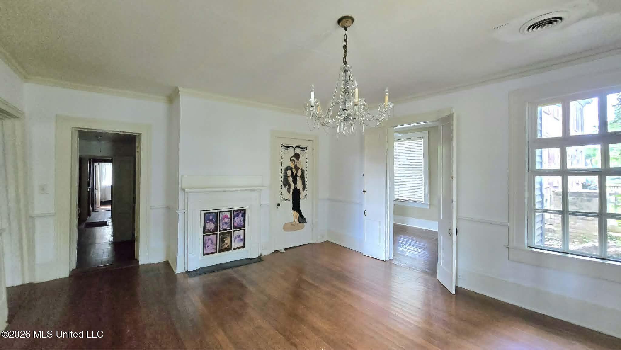 265 E Falconer Avenue Property Photo 6