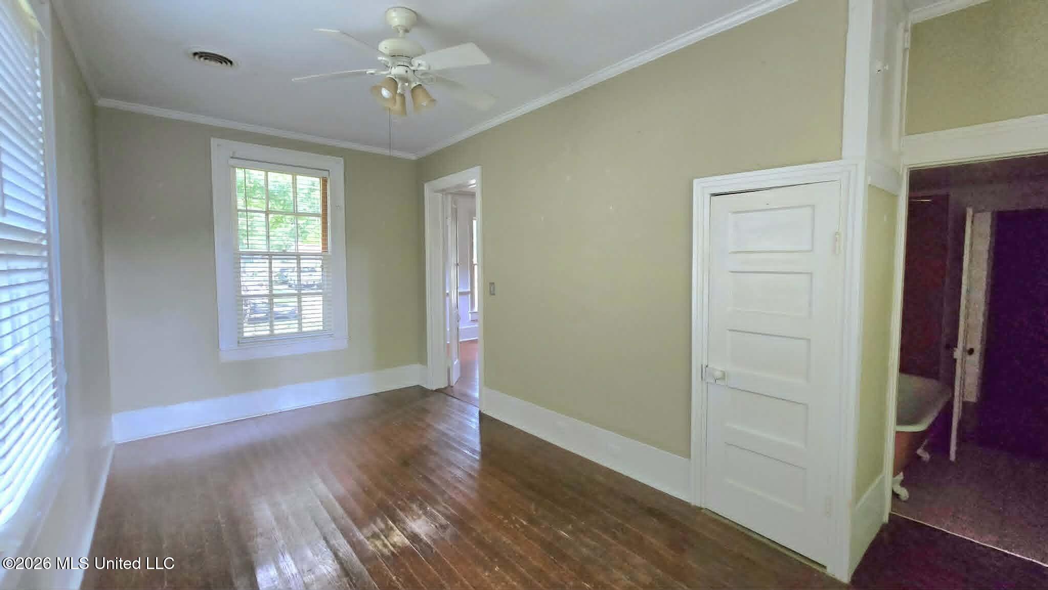 265 E Falconer Avenue Property Photo 7