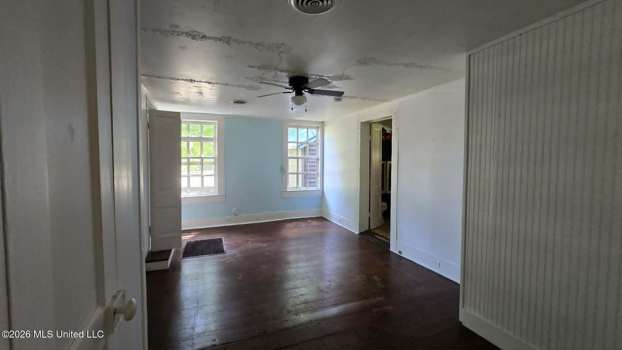 265 E Falconer Avenue Property Photo 9