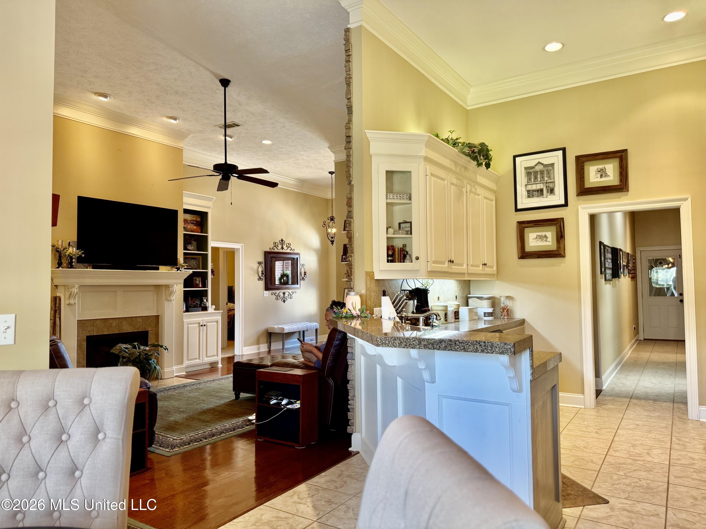 112 Elizabeth Drive Property Photo 5