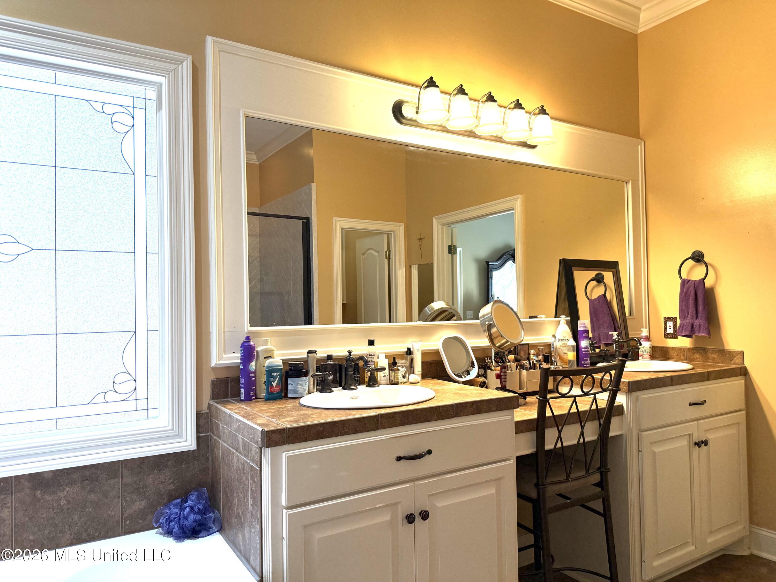 112 Elizabeth Drive Property Photo 14