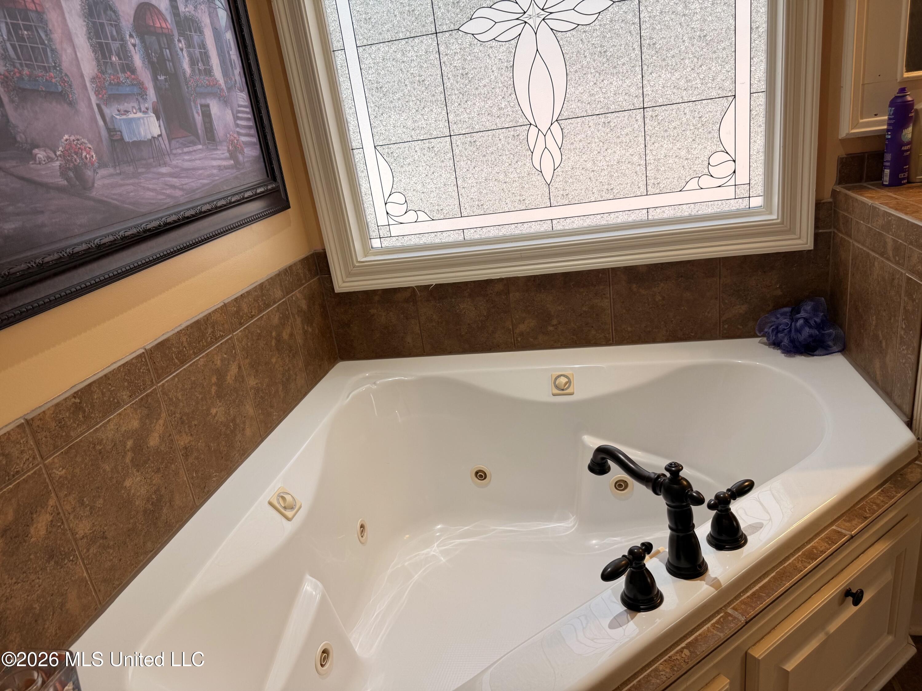 112 Elizabeth Drive Property Photo 17