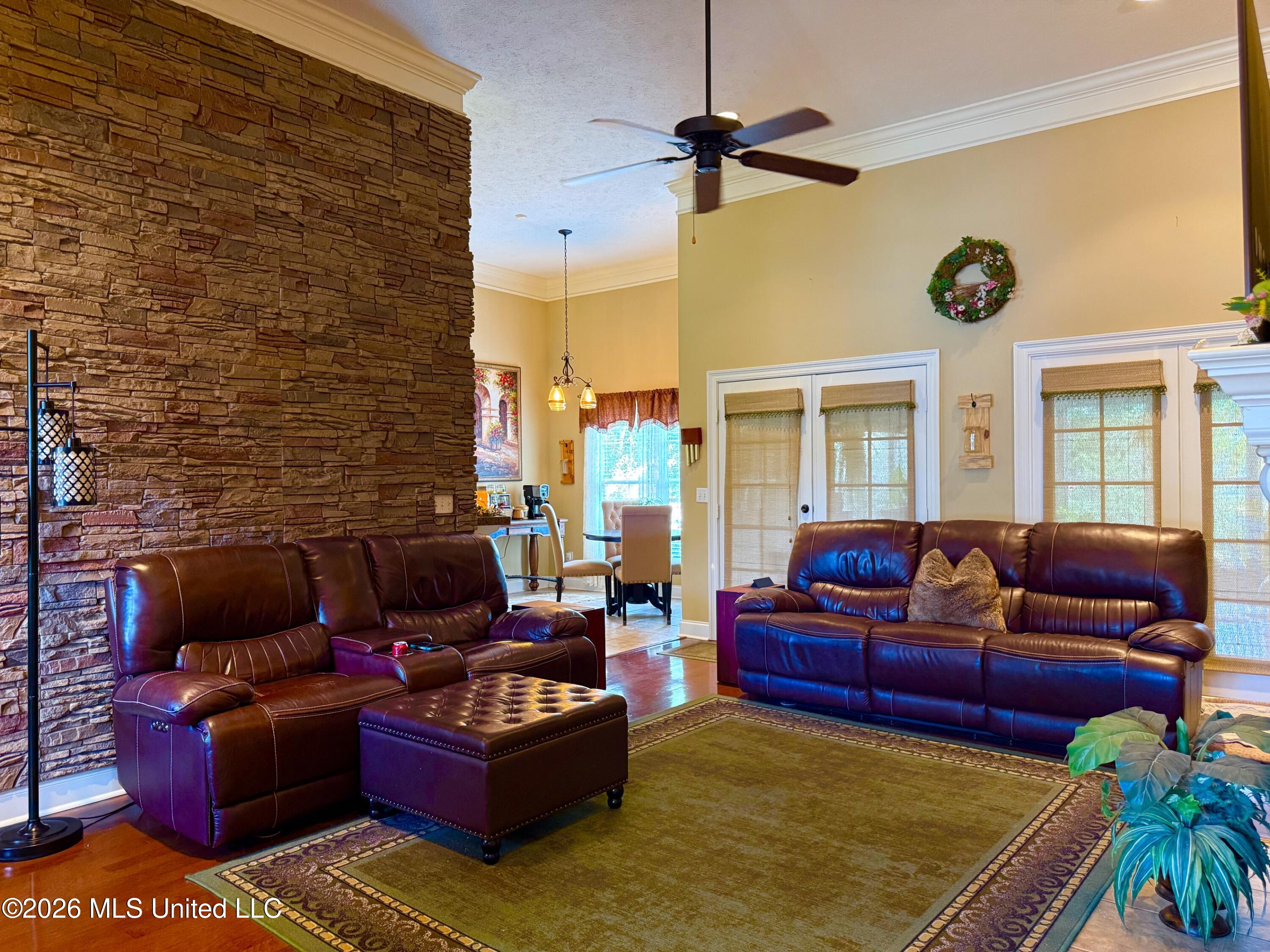 112 Elizabeth Drive Property Photo 20