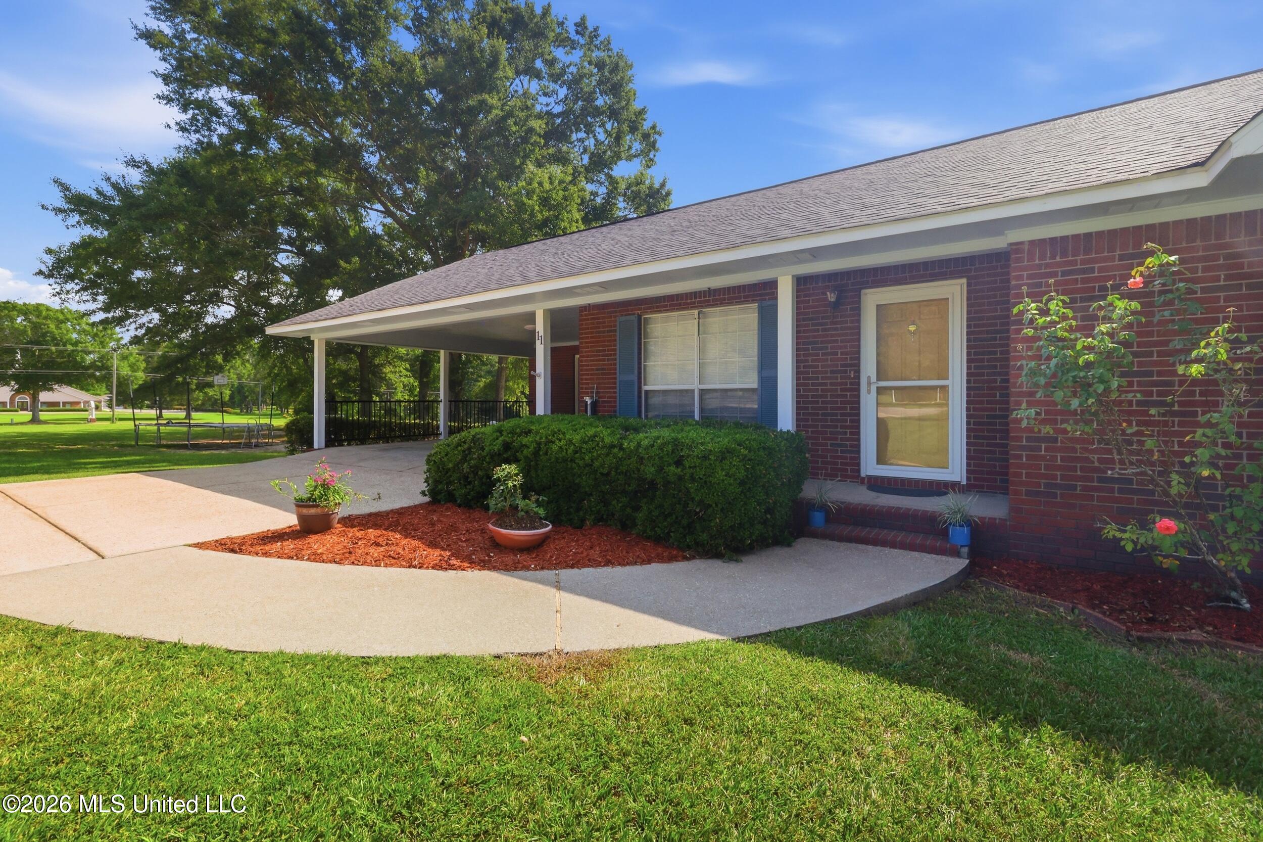11 Fielding Road Property Photo 2