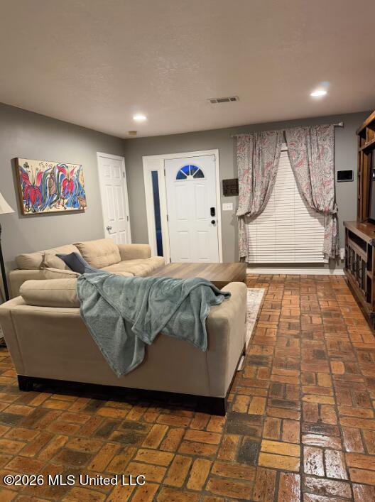 33 Woodbine Drive Property Photo 6