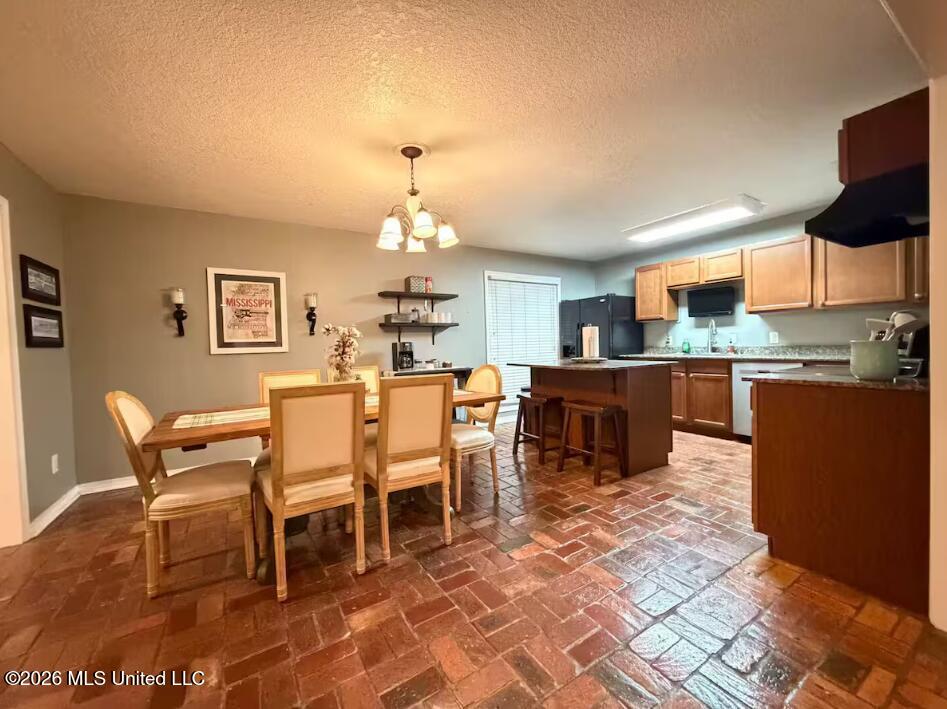 33 Woodbine Drive Property Photo 8