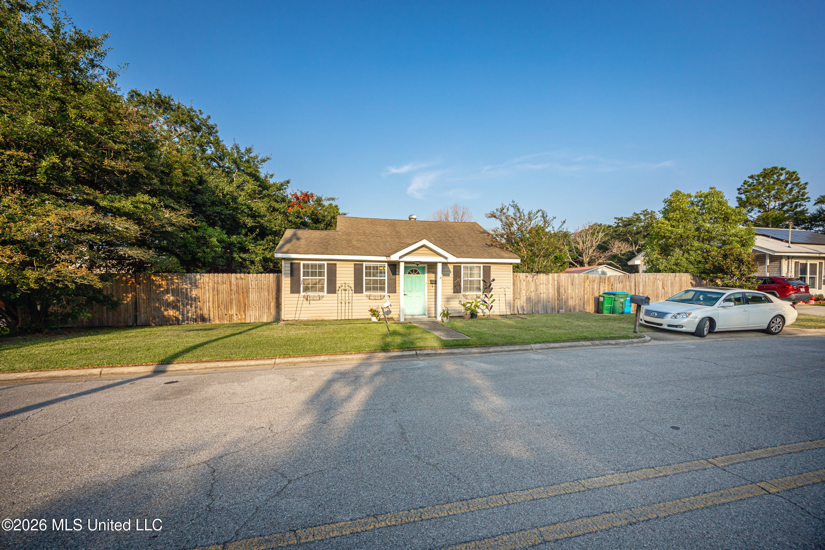 1806 Roosevelt Street Property Photo 38