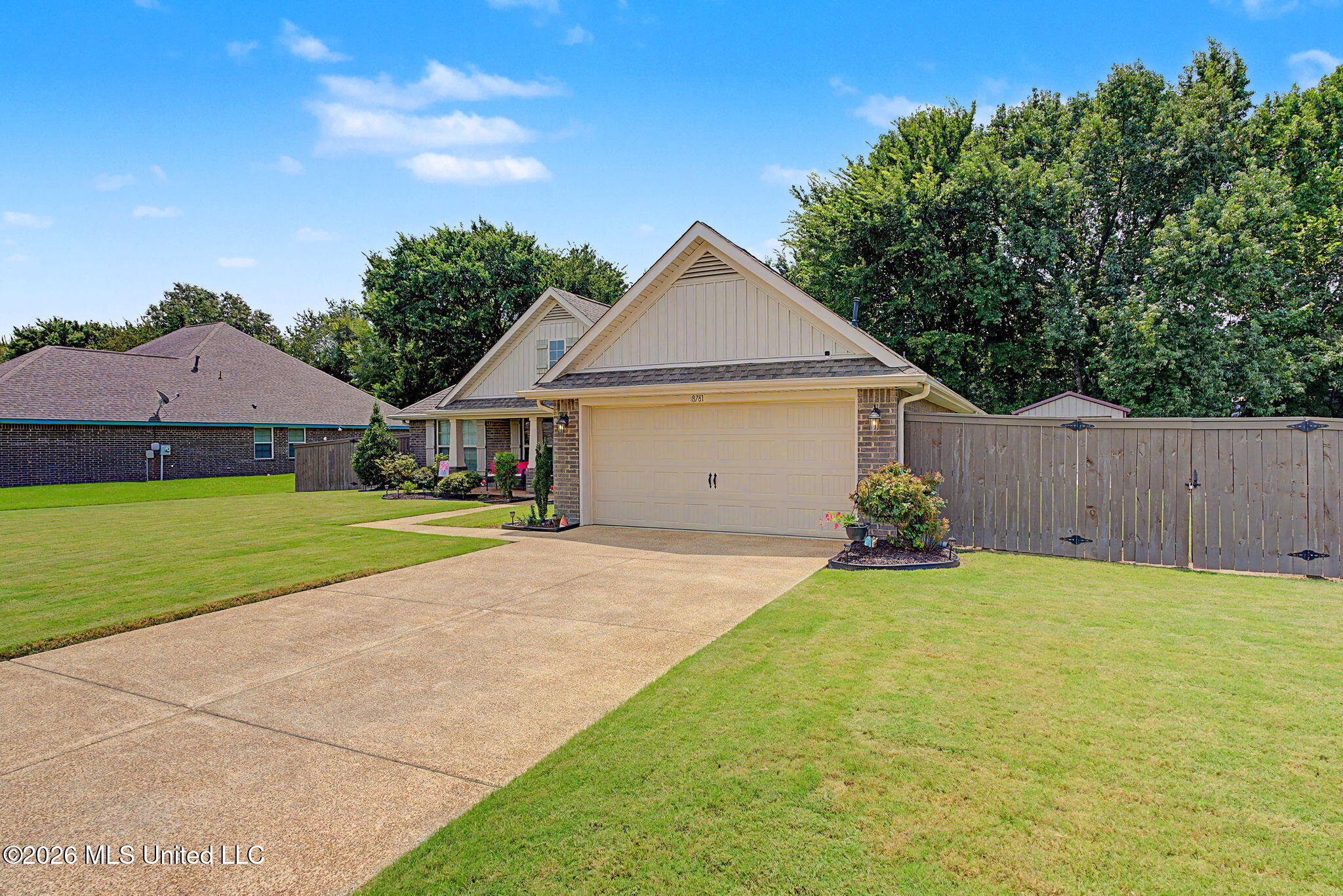 8781 Courtly Circle S Property Photo 4