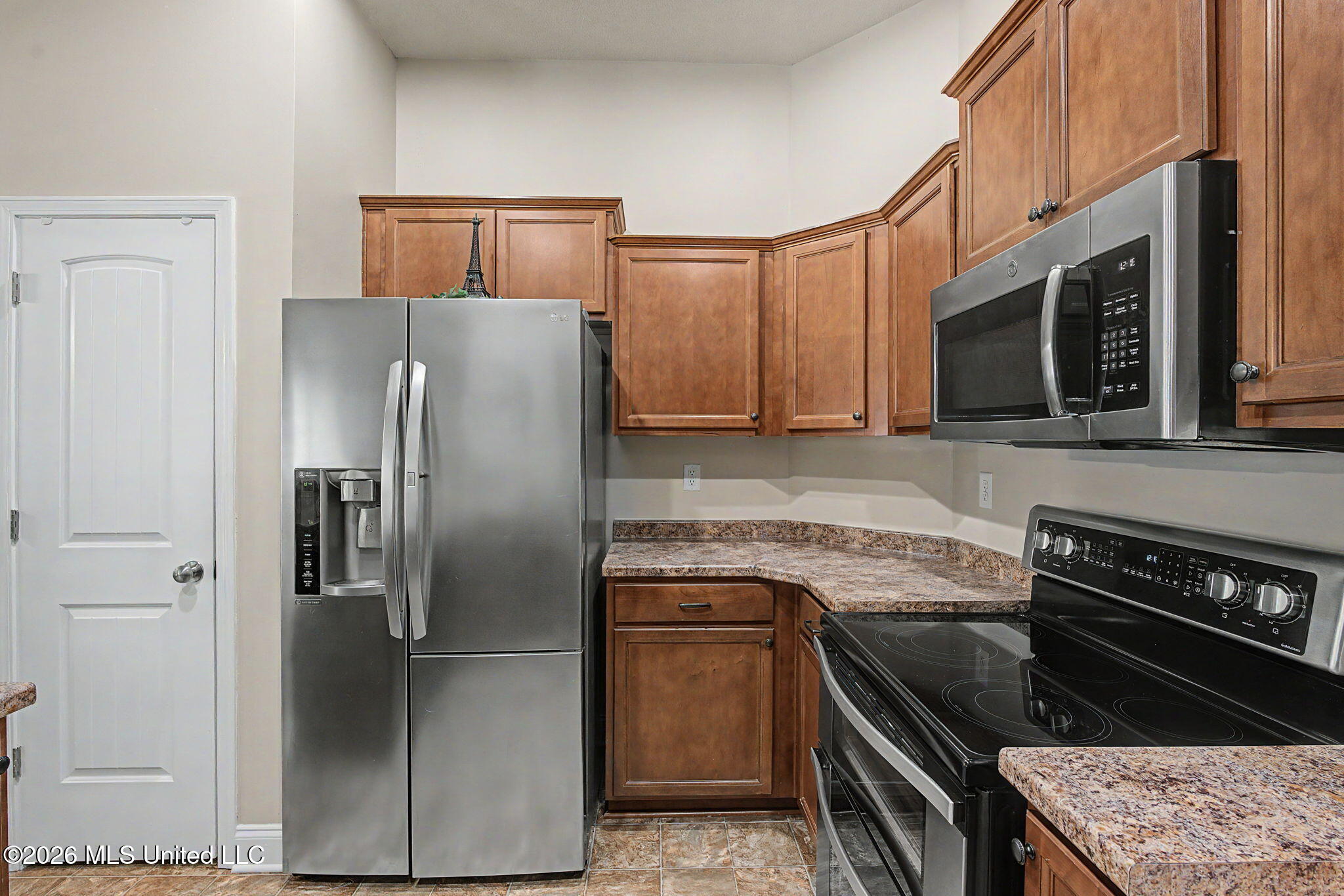 8781 Courtly Circle S Property Photo 17