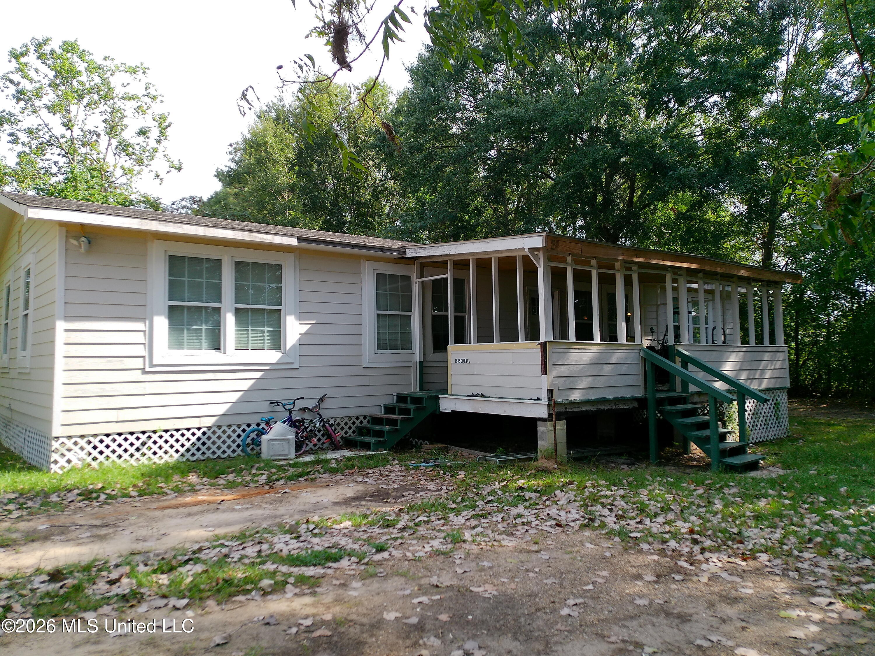 1645 Coy Avenue Property Photo 1