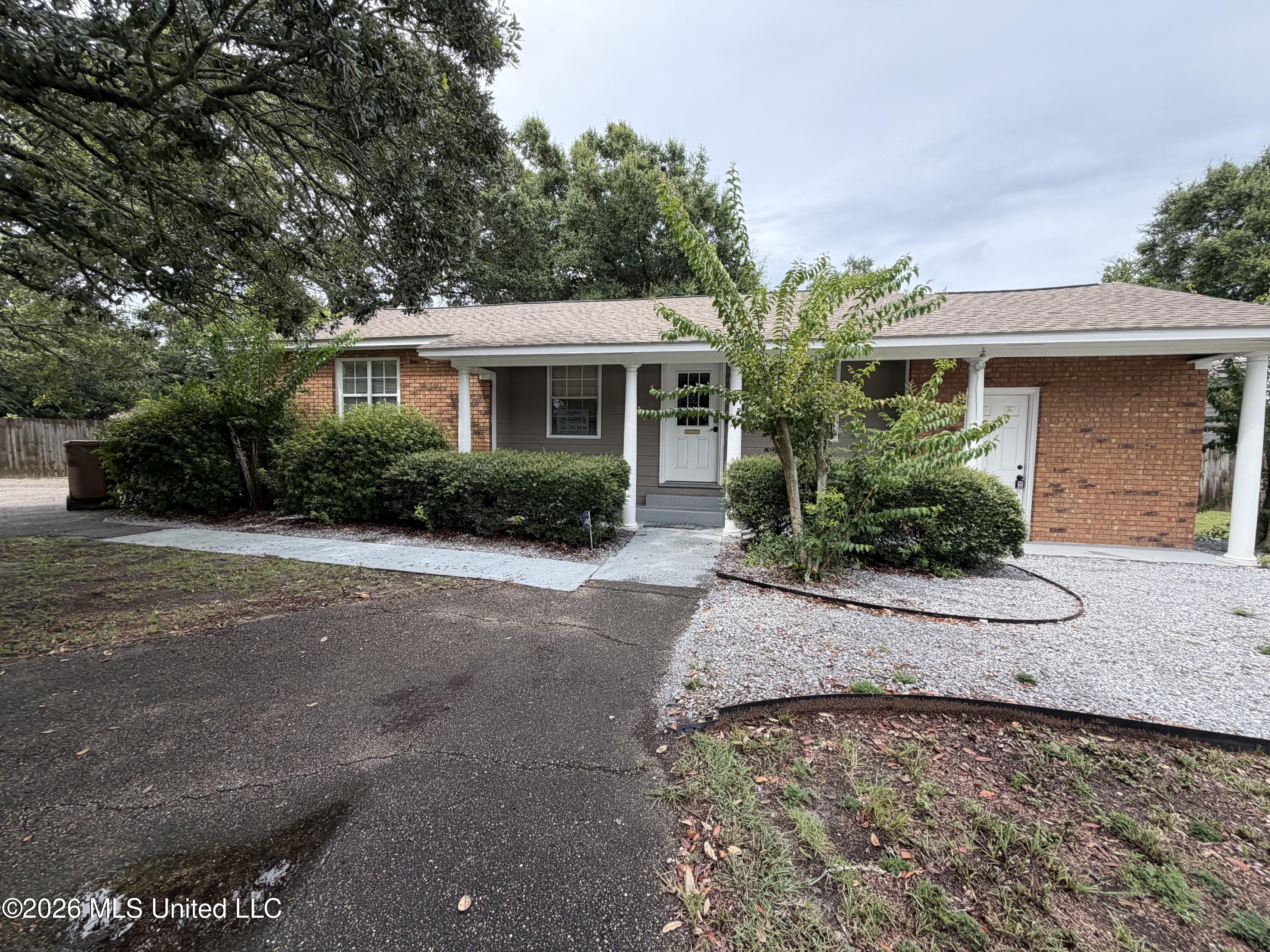 1946 Pass Road Property Photo 4