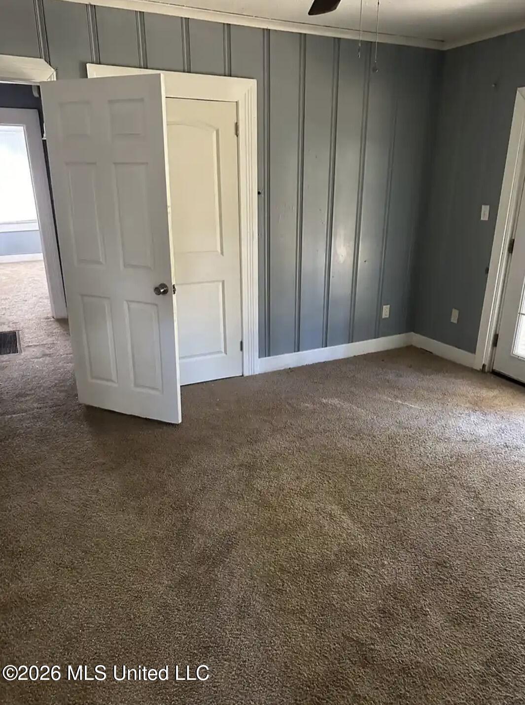 1915 Shady Lane Drive Property Photo 6