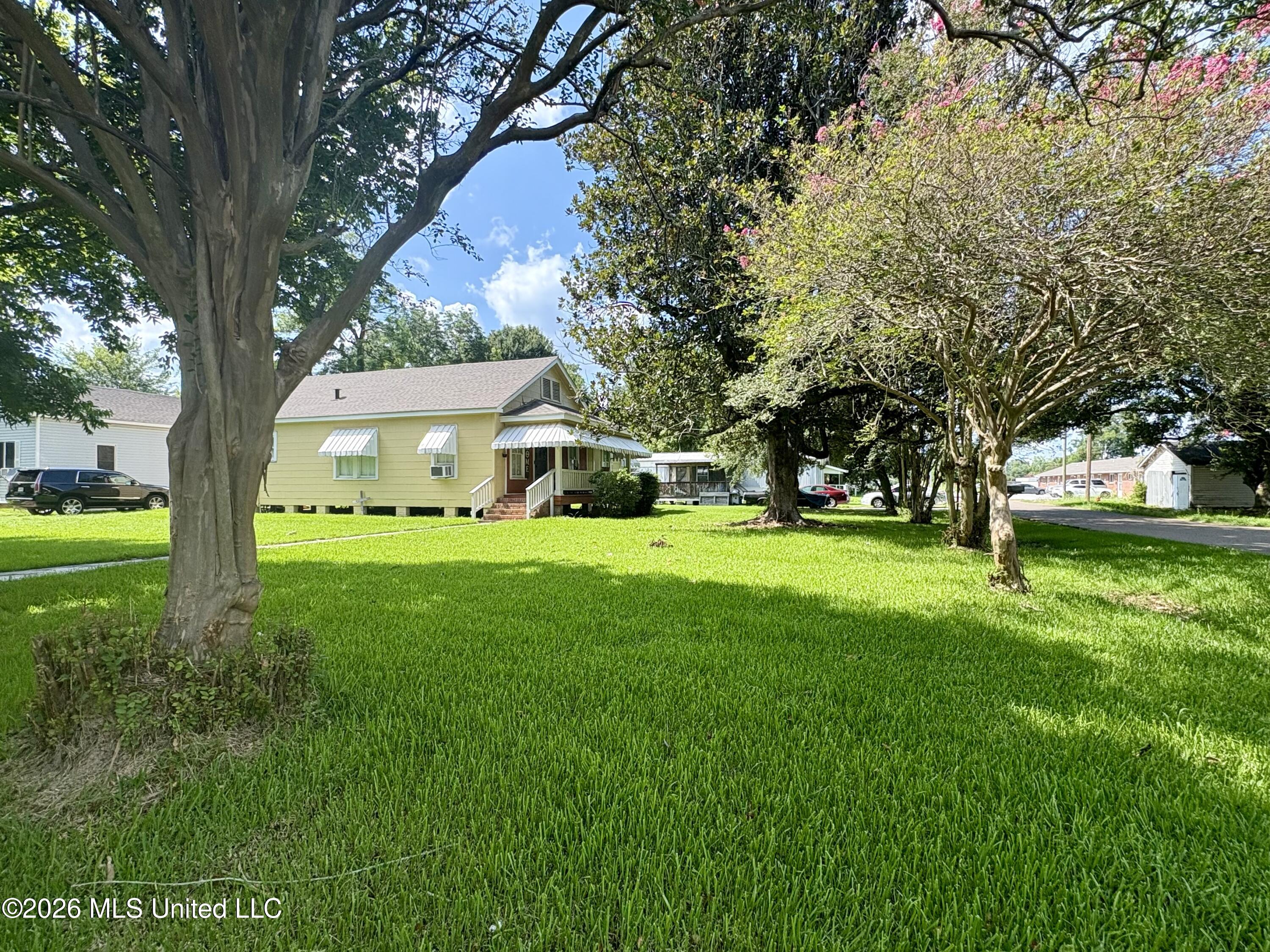 501 Virginia Avenue Property Photo 3