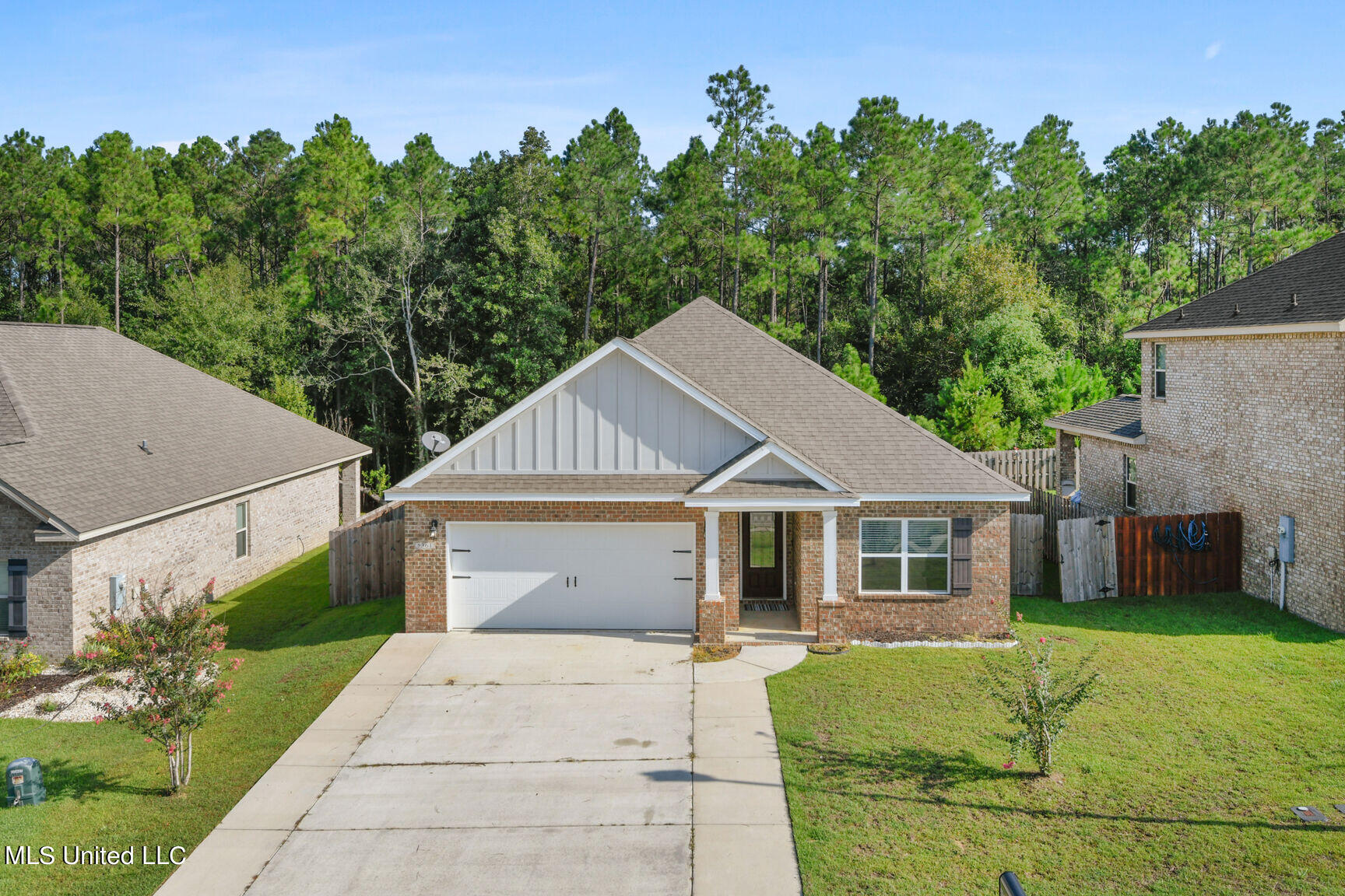 5361 Overland Drive Property Photo 3