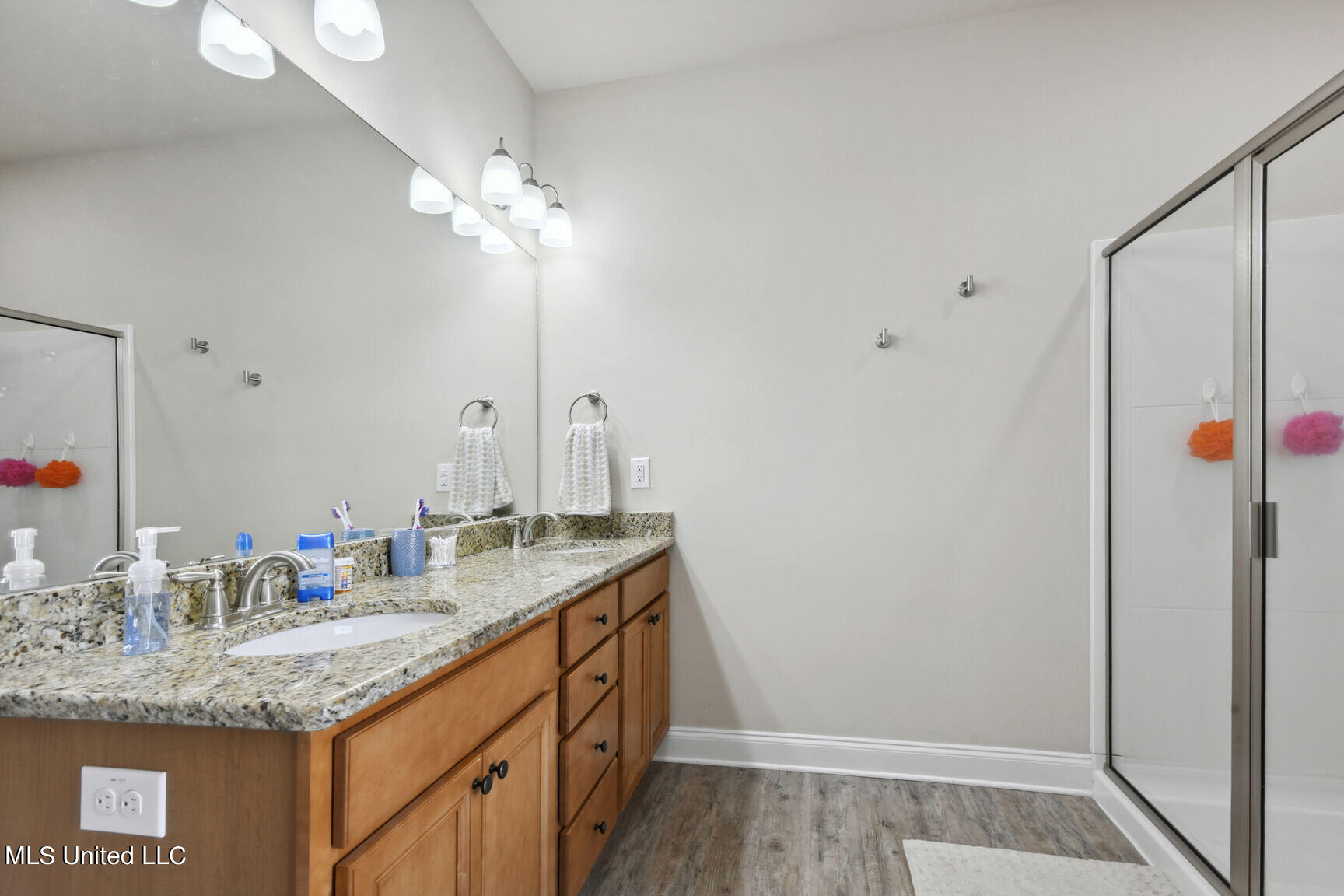 5361 Overland Drive Property Photo 14