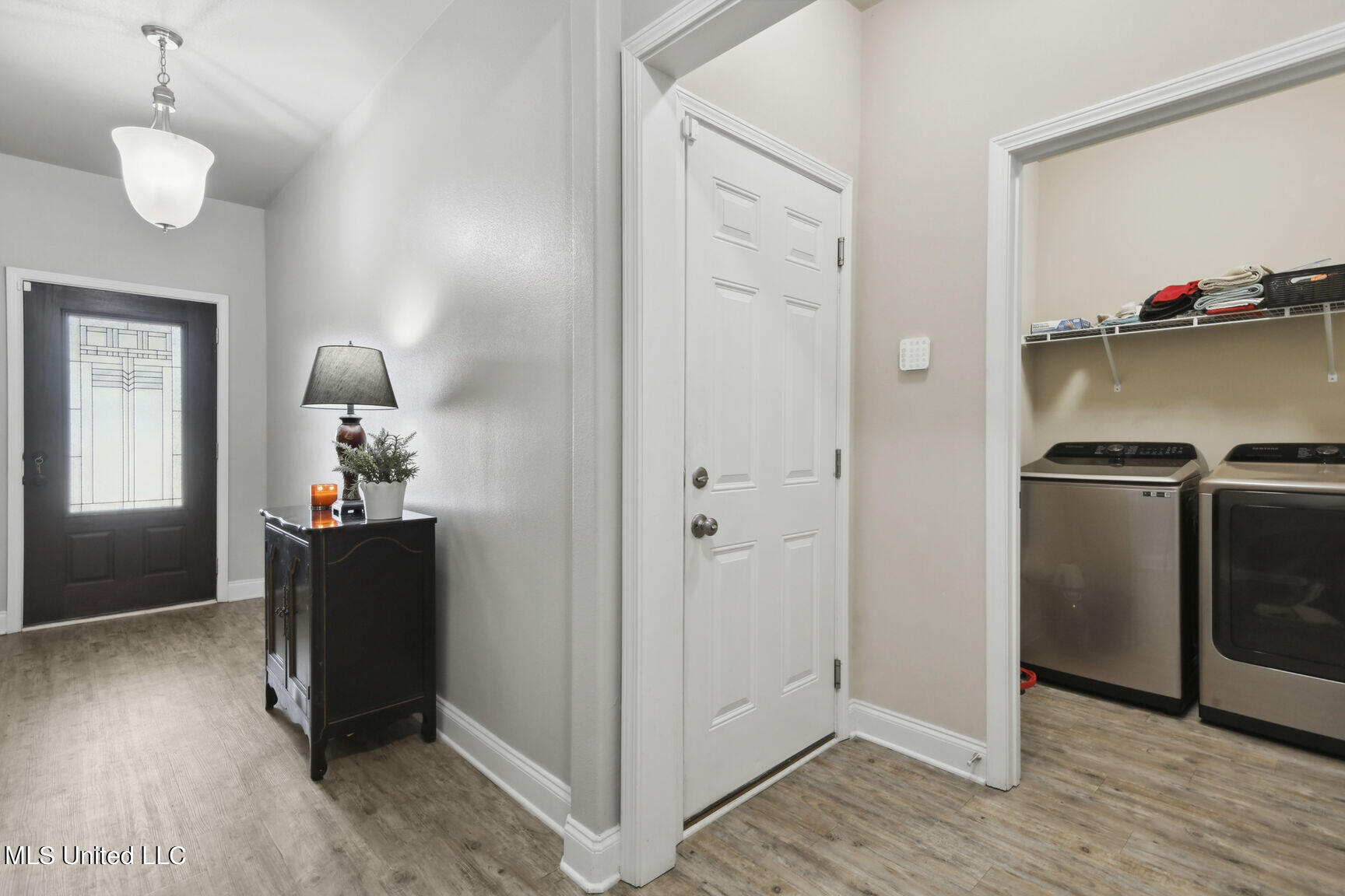 5361 Overland Drive Property Photo 15