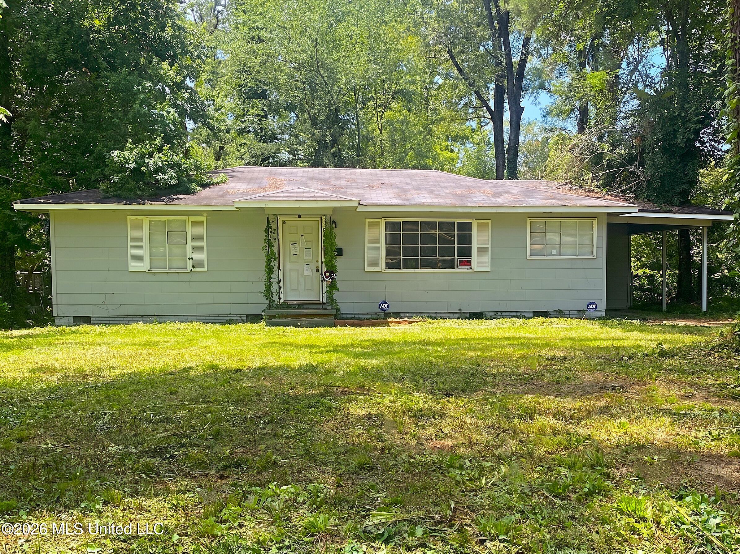 3057 Woodside Drive Property Photo 1