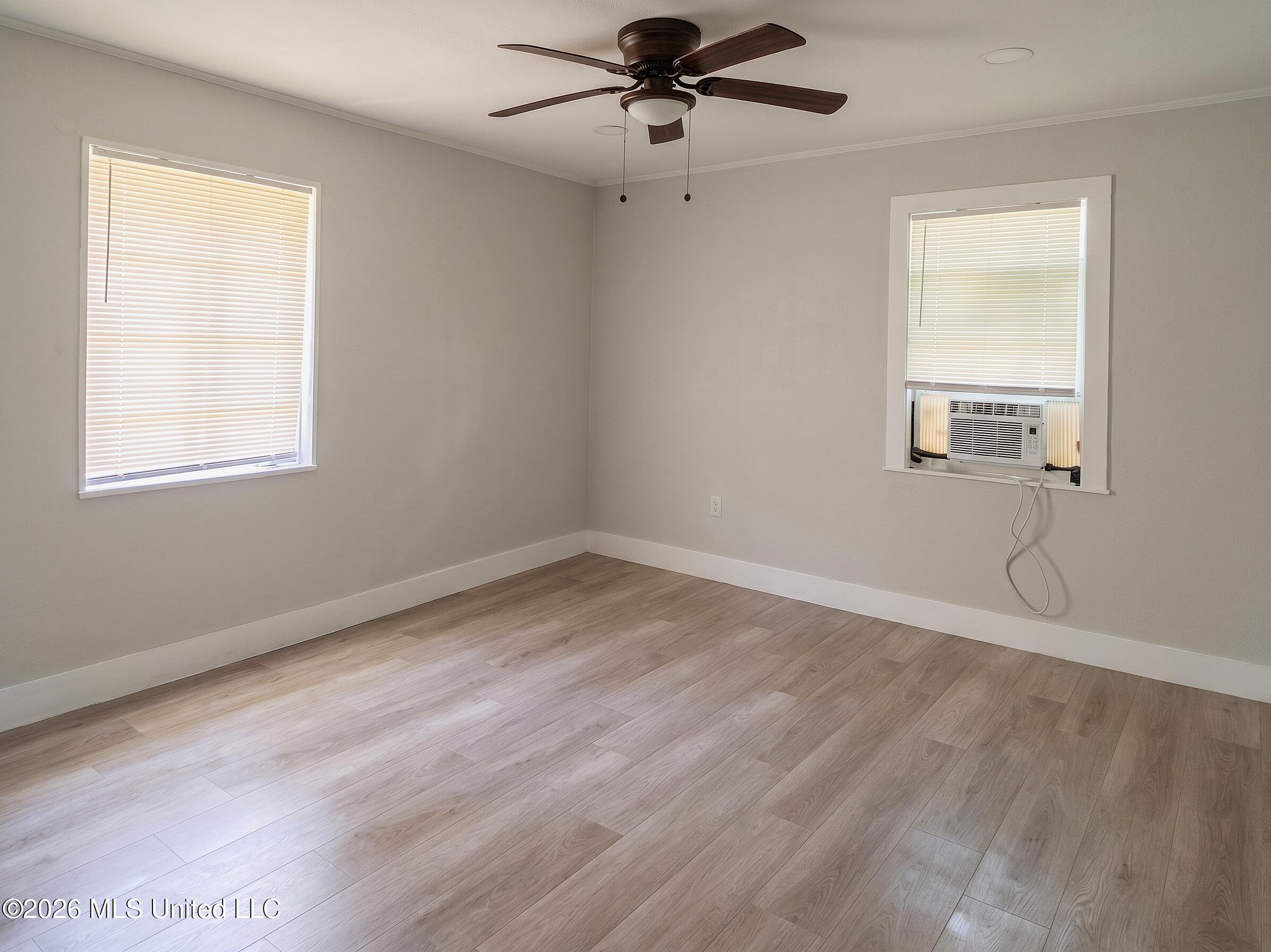 3057 Woodside Drive Property Photo 4