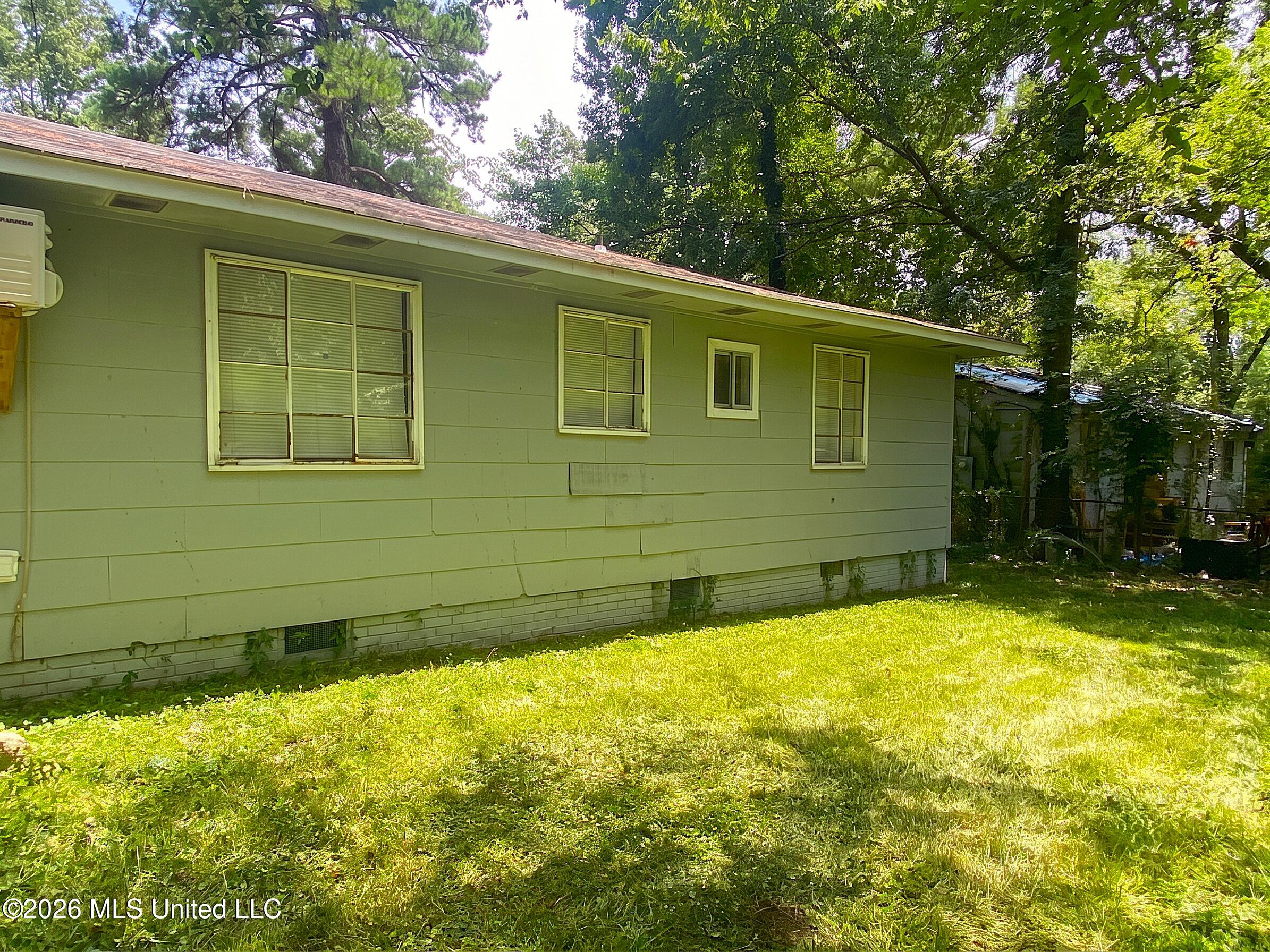 3057 Woodside Drive Property Photo 8