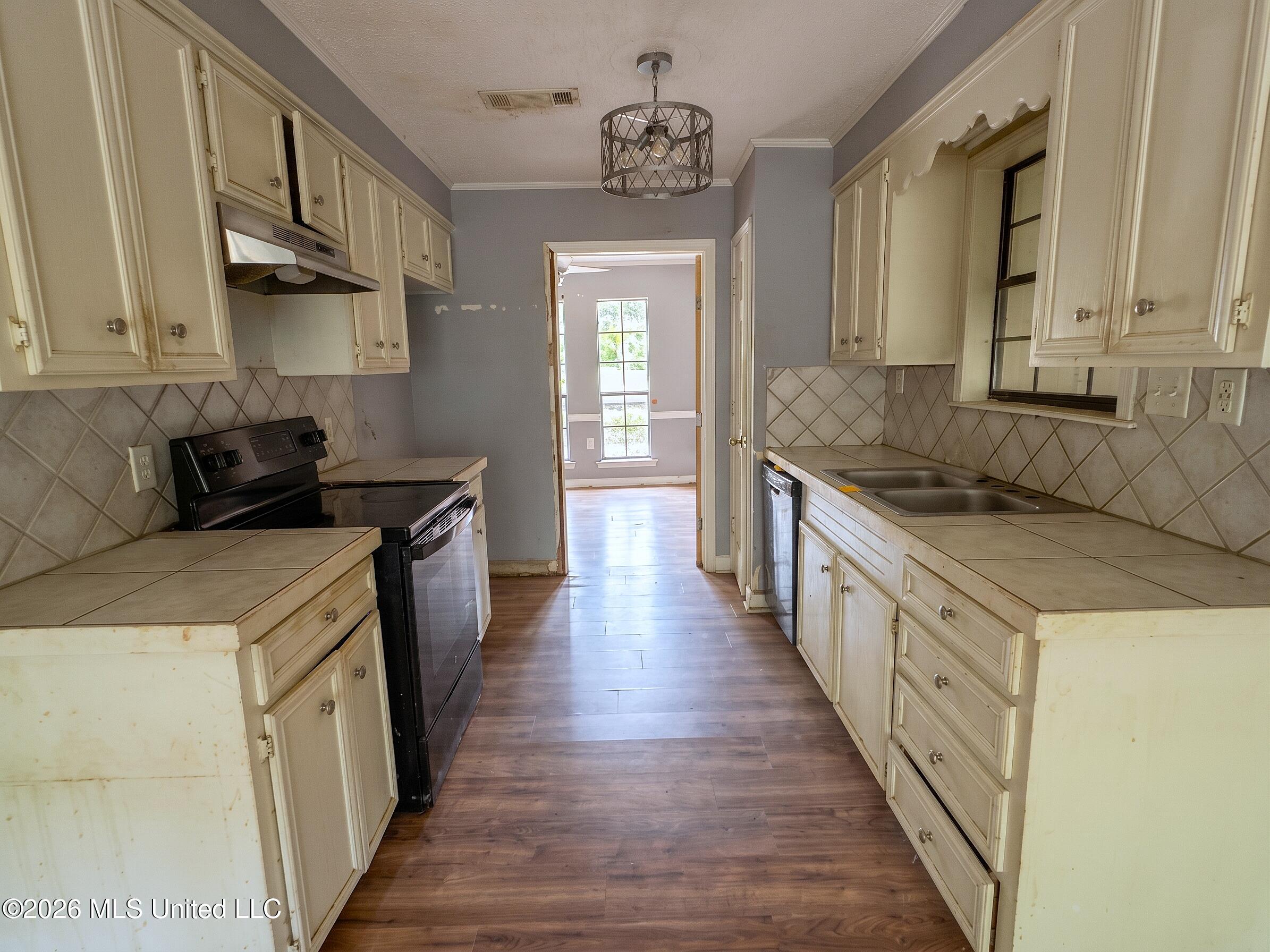 142 Dogwood Circle Property Photo 2