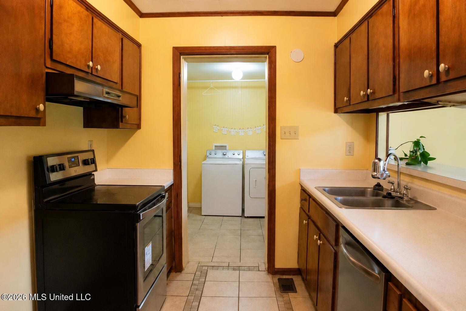 604 White Goose Cove Property Photo 6