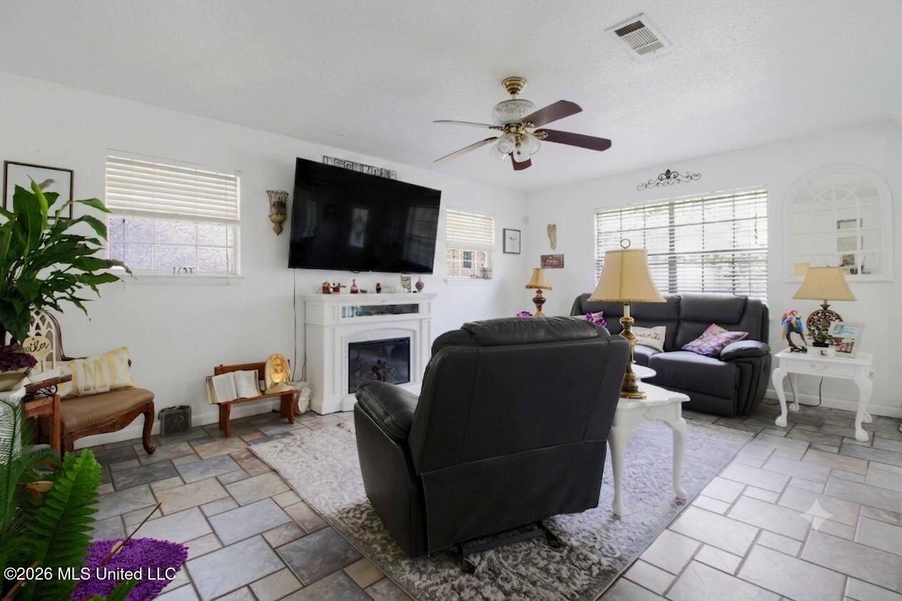 15214 Hamilton Street Property Photo 13