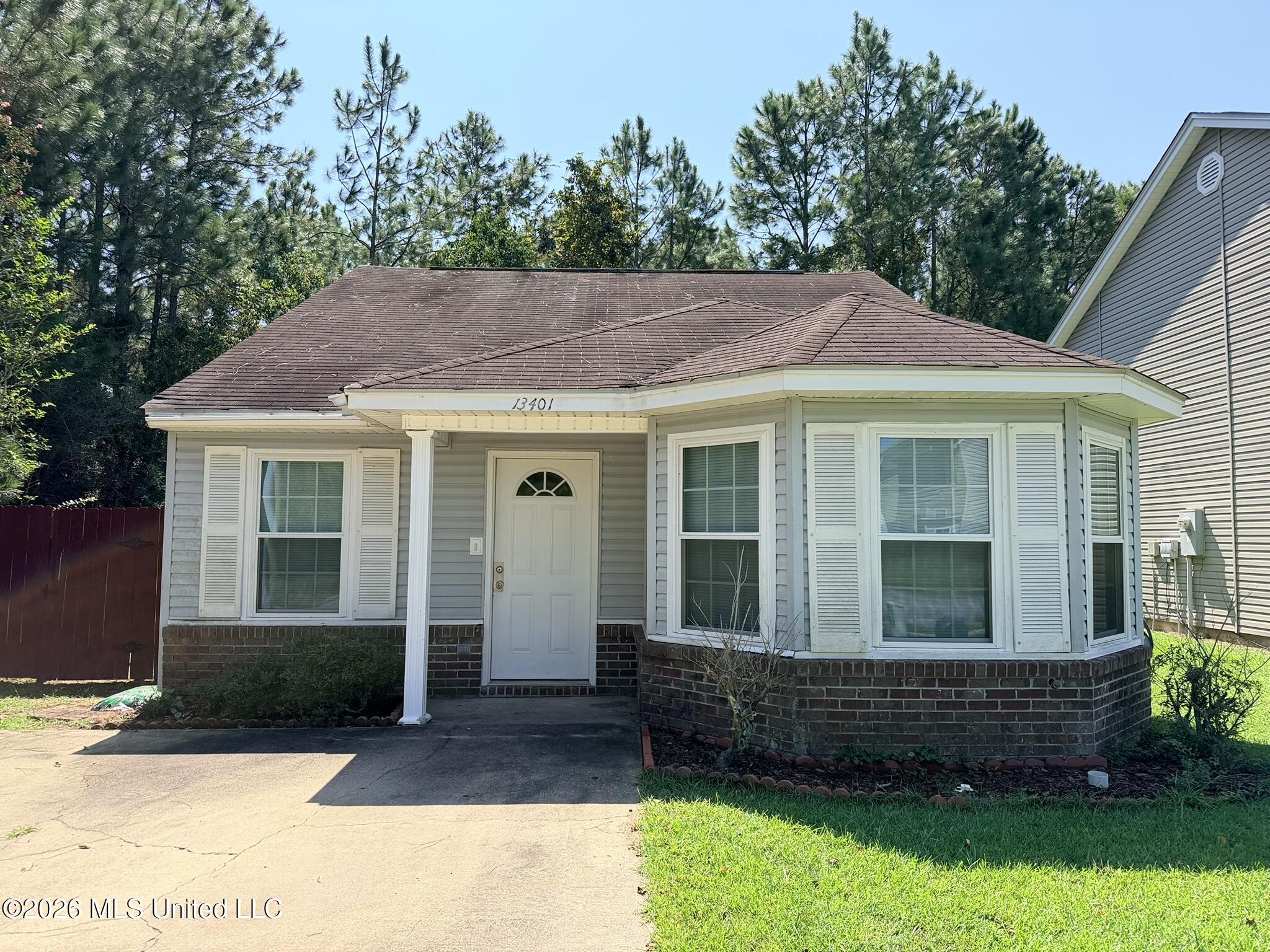 13401 Warren Drive Property Photo 1