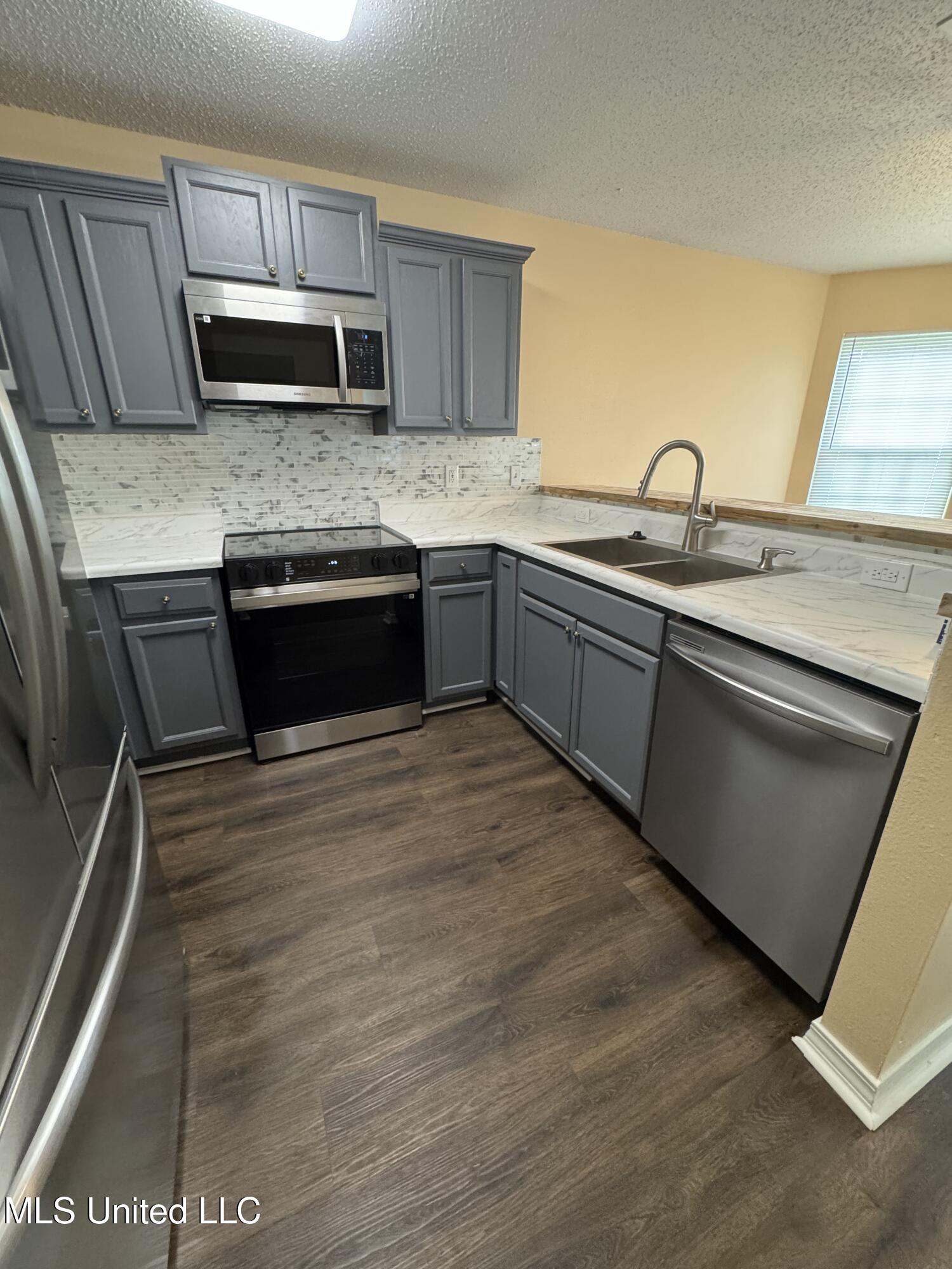 13401 Warren Drive Property Photo 2