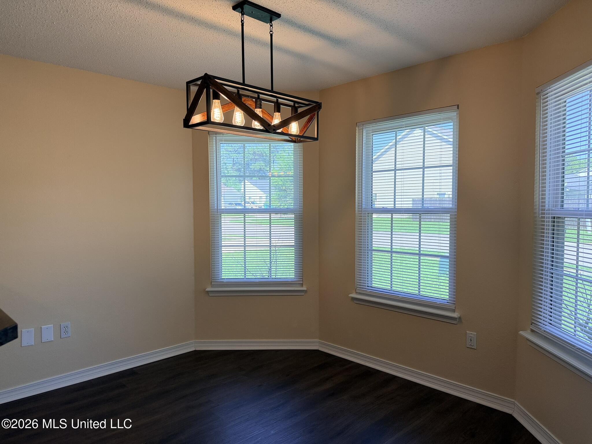 13401 Warren Drive Property Photo 3