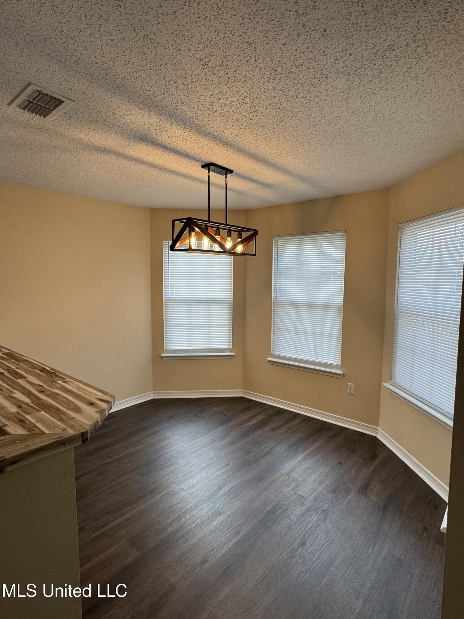 13401 Warren Drive Property Photo 5