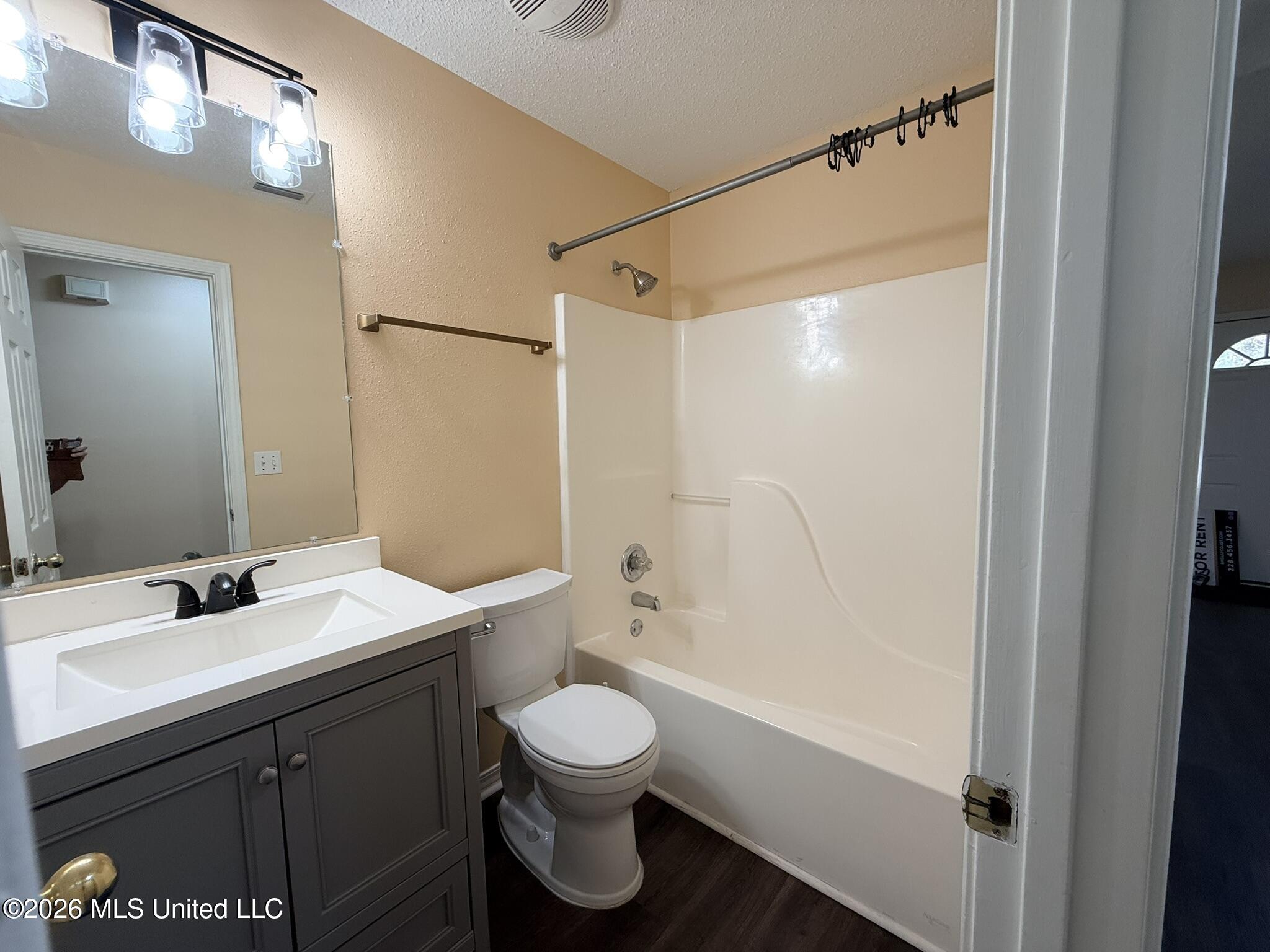 13401 Warren Drive Property Photo 5