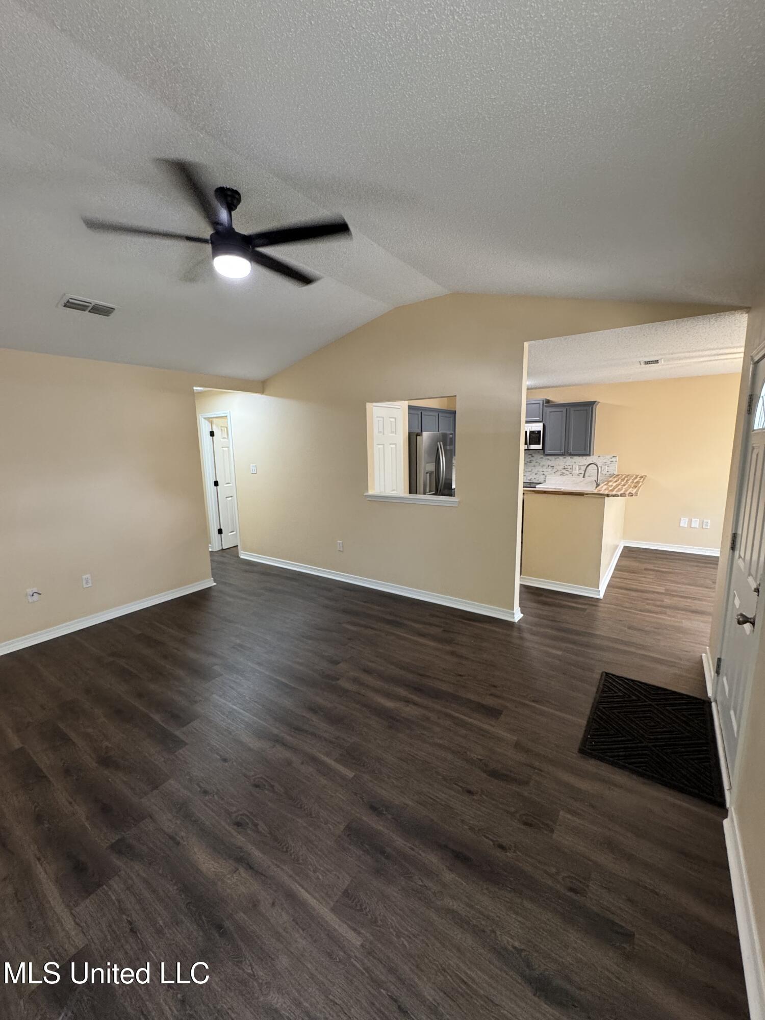 13401 Warren Drive Property Photo 6