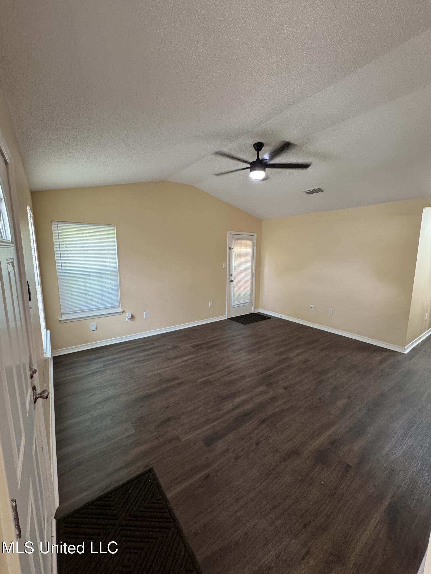 13401 Warren Drive Property Photo 7