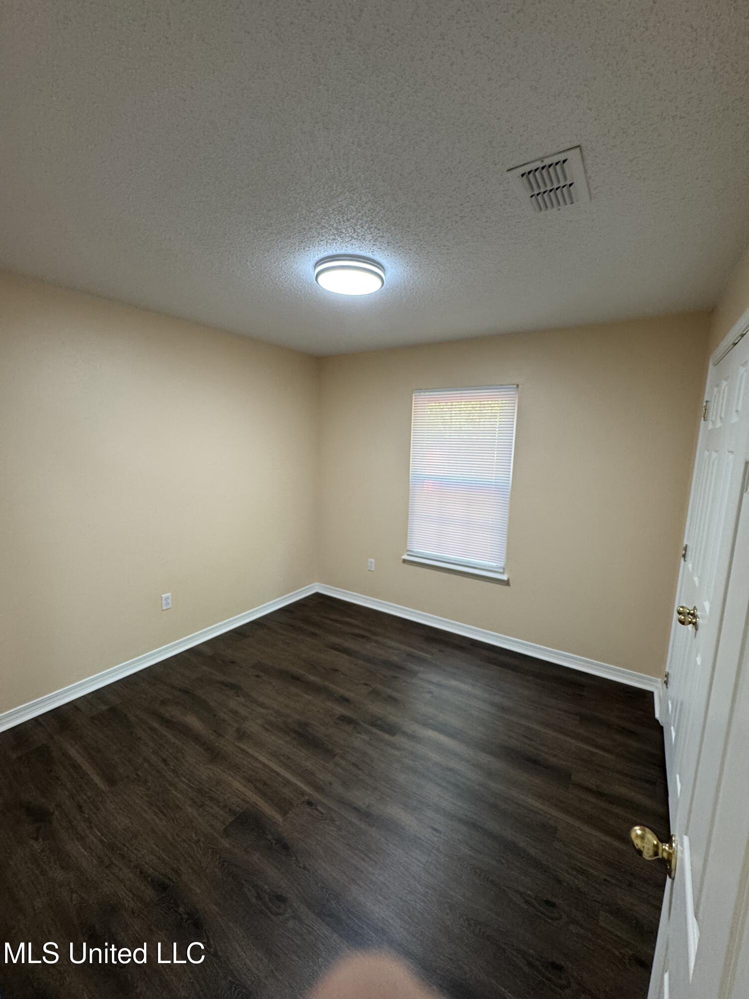 13401 Warren Drive Property Photo 8