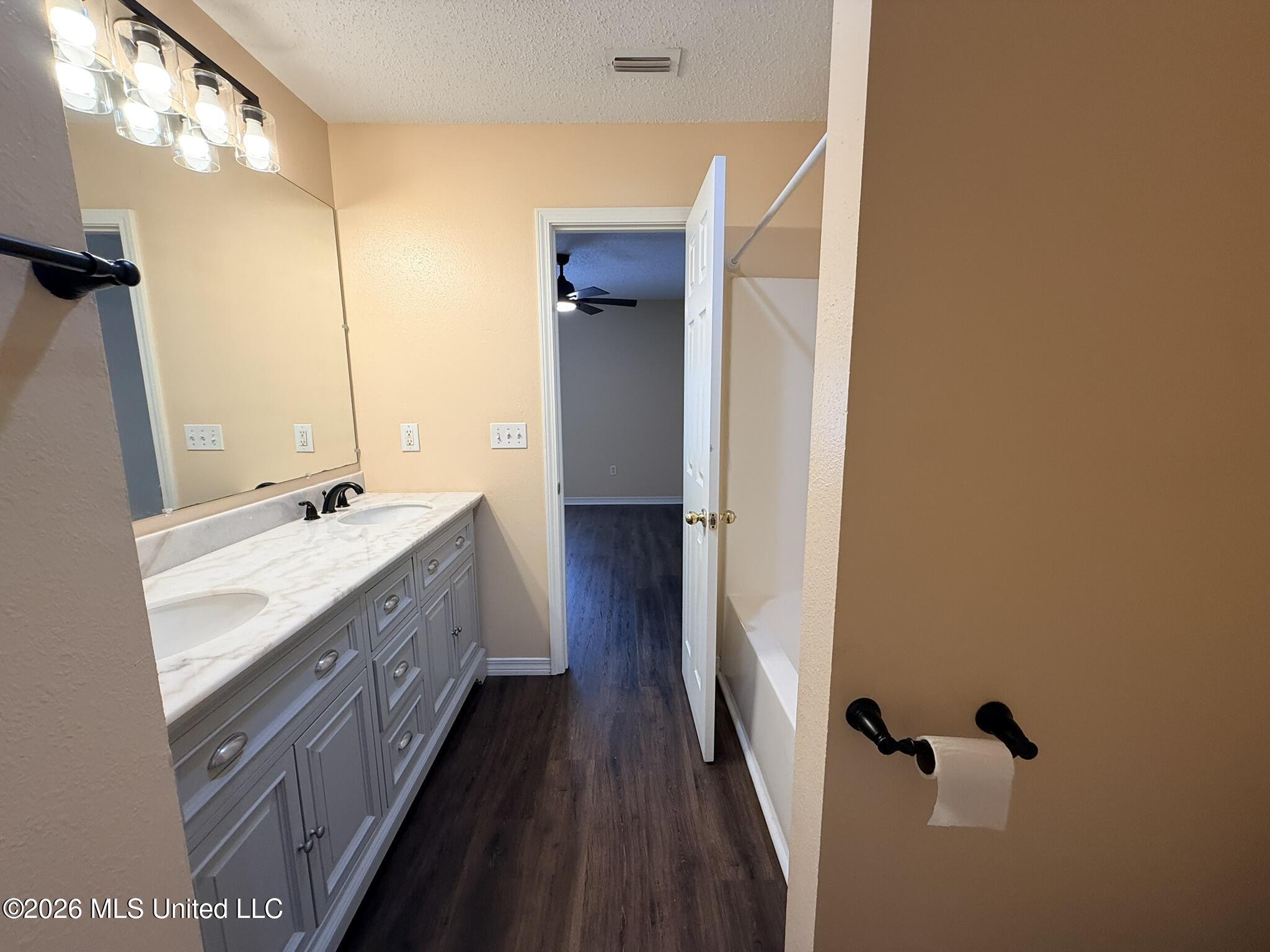 13401 Warren Drive Property Photo 9