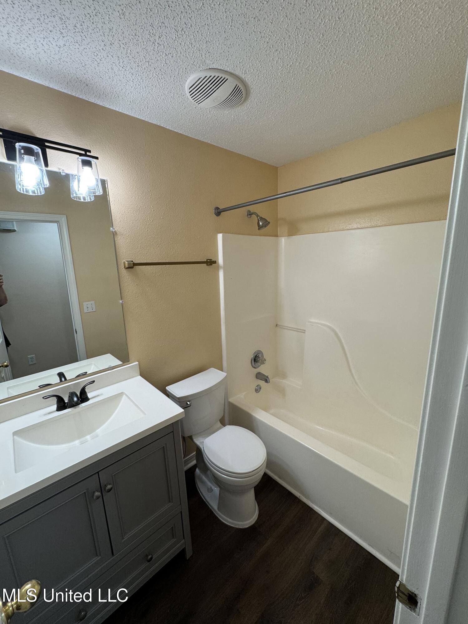 13401 Warren Drive Property Photo 10