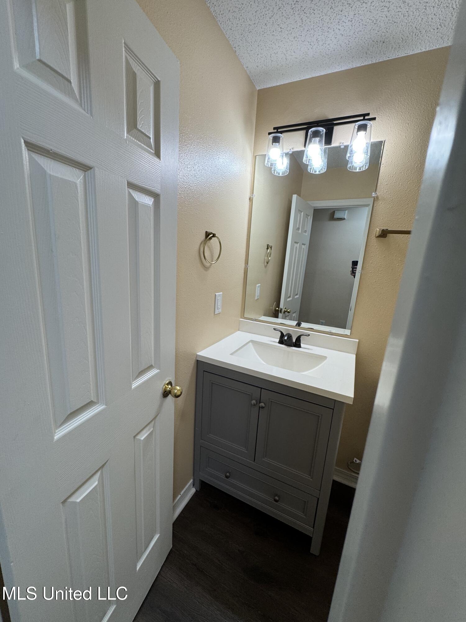13401 Warren Drive Property Photo 11
