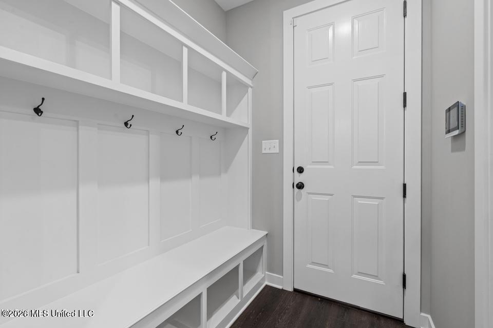 2835 S Cypress Lake Drive Property Photo 6