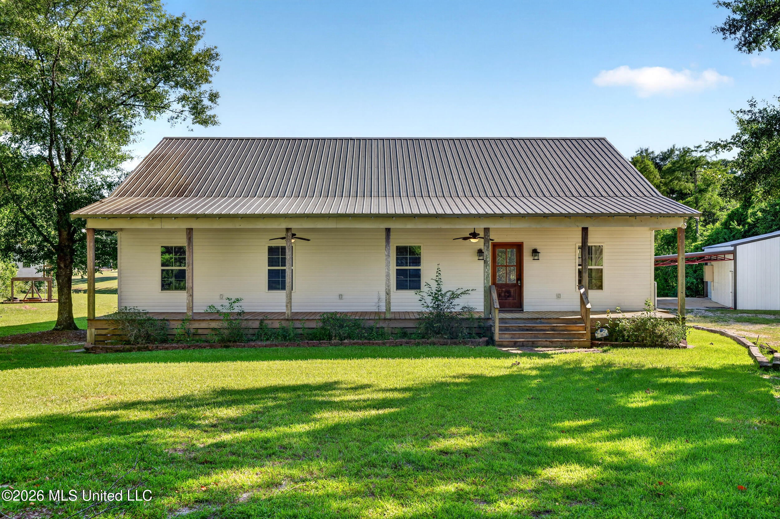 18 Harbor Lane Property Photo 1
