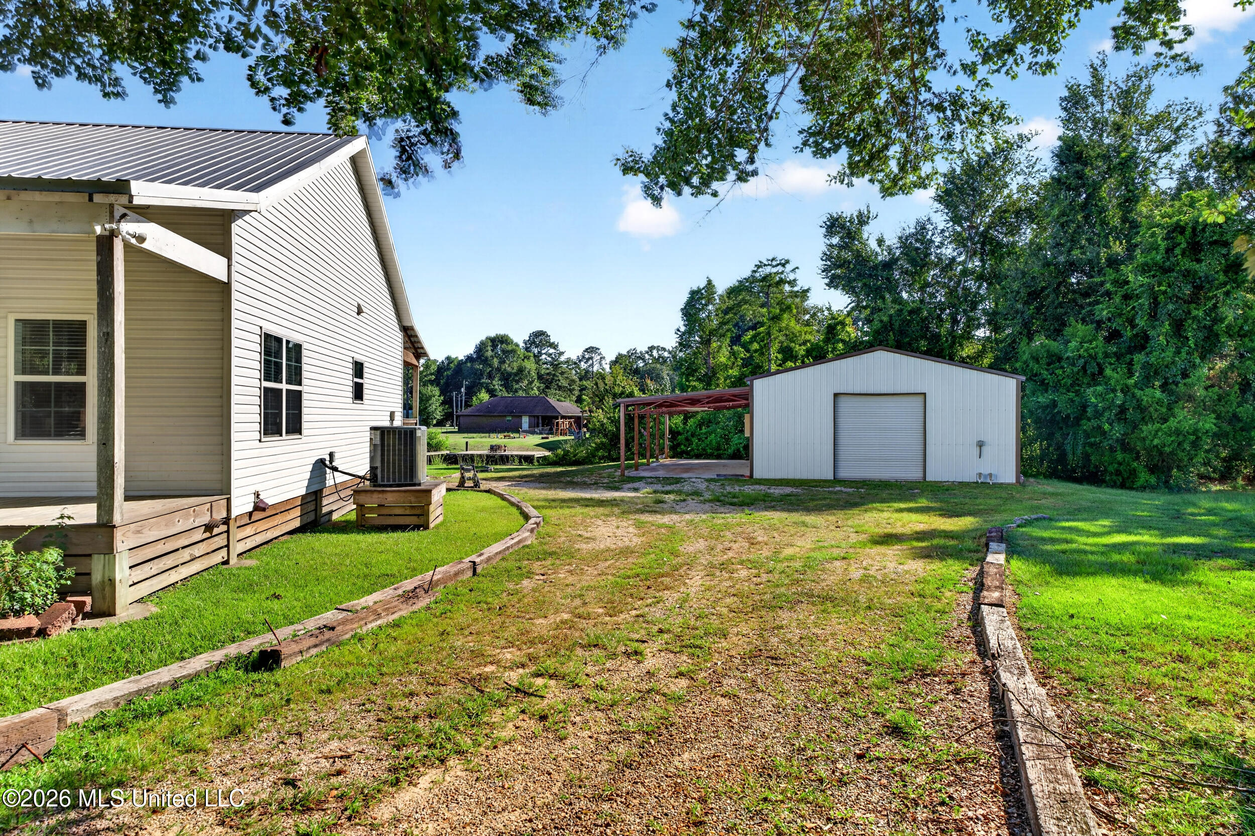 18 Harbor Lane Property Photo 3