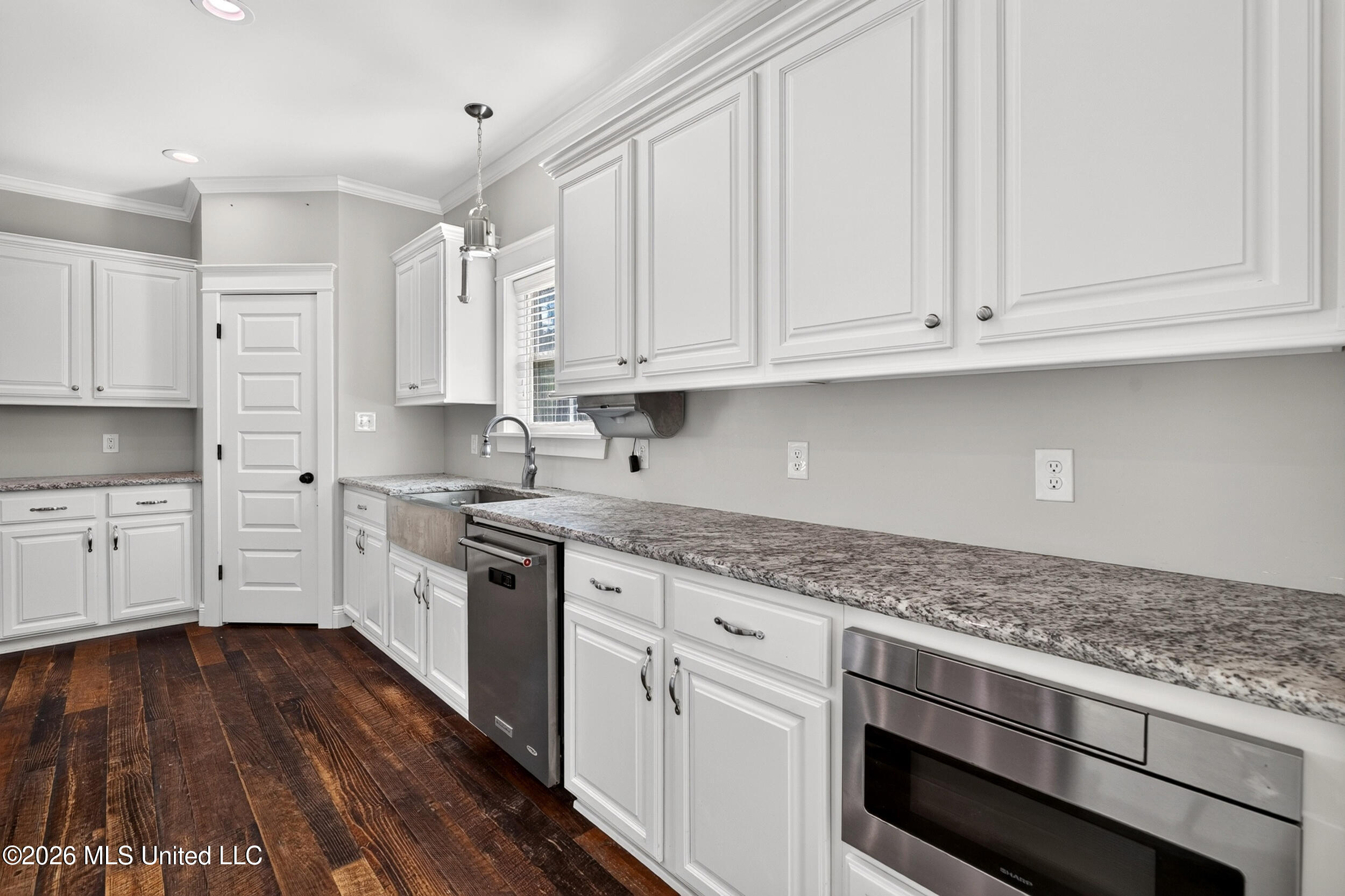 18 Harbor Lane Property Photo 9