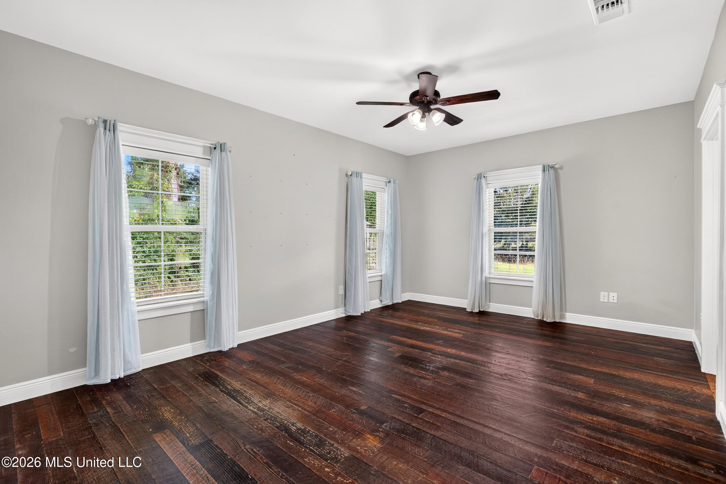 18 Harbor Lane Property Photo 12