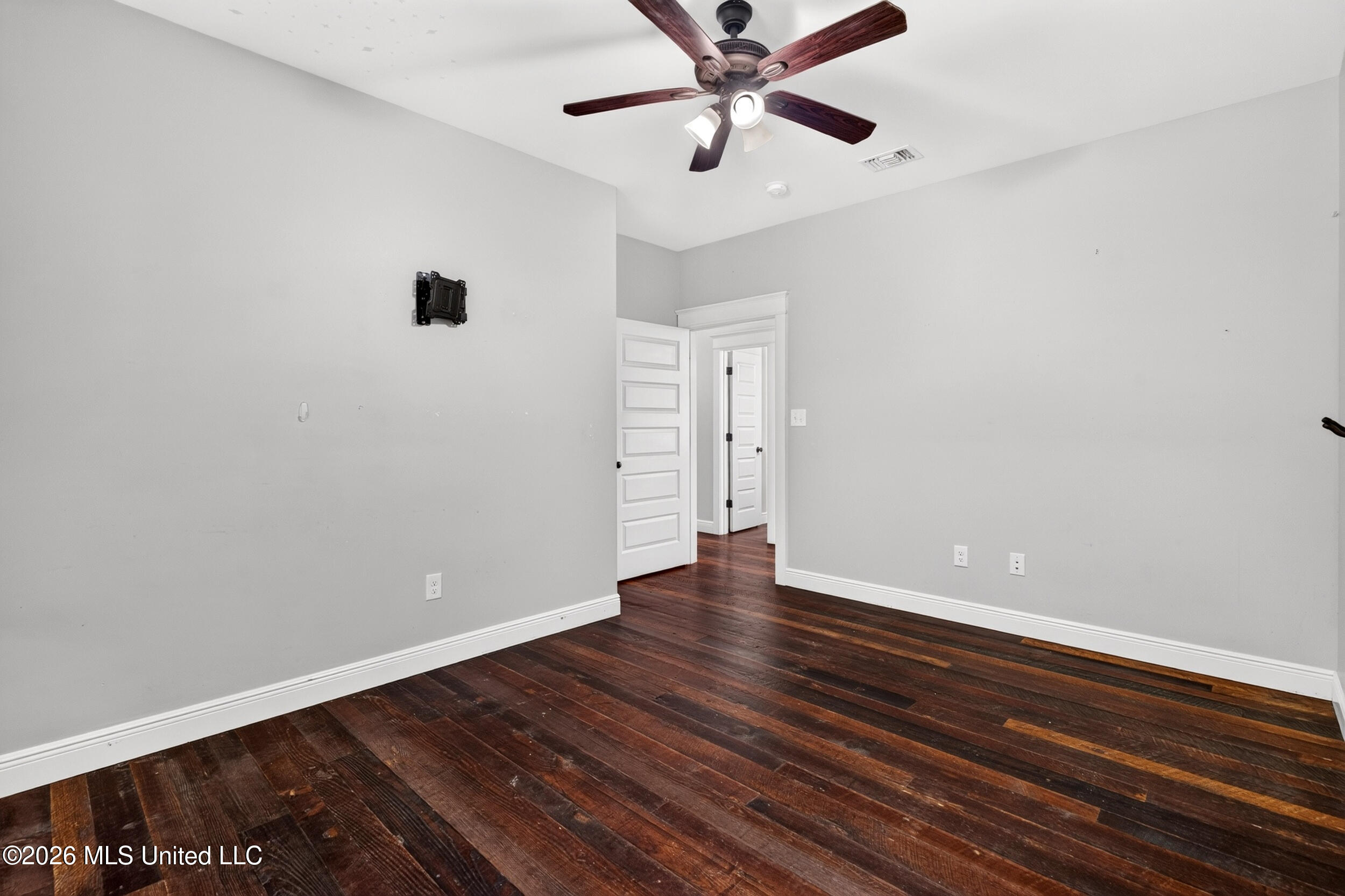 18 Harbor Lane Property Photo 18